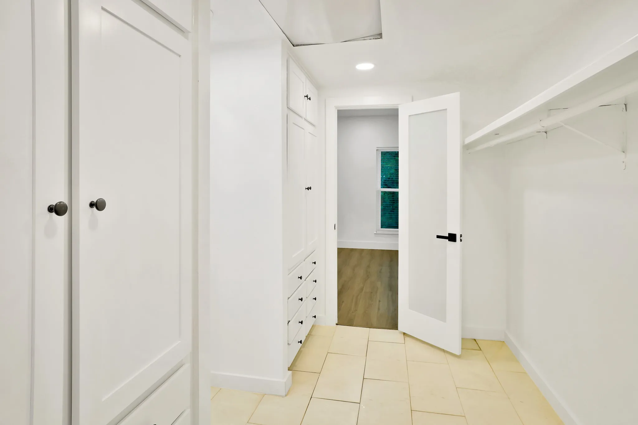 Condominium For Rent in Dallas County , 4505 Rawlins Street, Dallas, Texas 75219, 3 Bedroom, 4 Bathroom, 2 Garage spaces, 2,036 Sqft, built in 1968, mls#21373862, Real Estate Agent in Dallas, Homes For Rent in Dallas county, Homes For Rent in Dallas, Realtor in Dallas Texas, Real Estate Brokerage Independent Realty Texas, Luminita Cordes Realtor