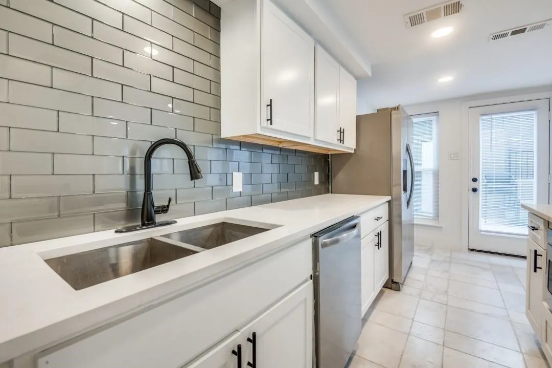 Condominium For Rent in Dallas County , 4505 Rawlins Street, Dallas, Texas 75219, 3 Bedroom, 4 Bathroom, 2 Garage spaces, 2,036 Sqft, built in 1968, mls#21373862, Real Estate Agent in Dallas, Homes For Rent in Dallas county, Homes For Rent in Dallas, Realtor in Dallas Texas, Real Estate Brokerage Independent Realty Texas, Luminita Cordes Realtor