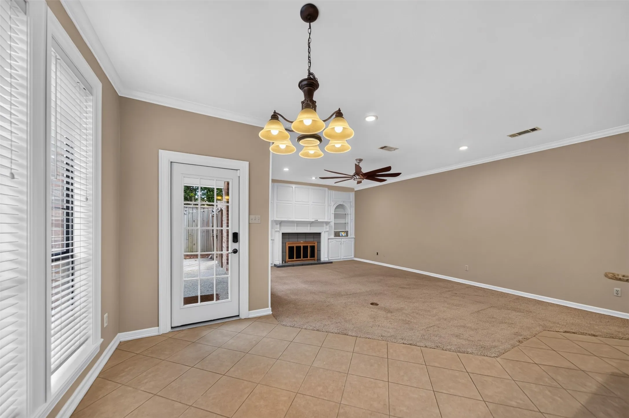 Single Family Residence For Sale in Smith County , 504 Hyde Park Drive, Tyler, Texas 75701, 3 Bedroom, 3 Bathroom, 2 Garage spaces, 3,386 Sqft, built in 1990, mls#21375211, Real Estate Agent in Tyler, Homes For Sale in Smith county, Homes For Sale in Tyler, Realtor in Tyler Texas, Real Estate Brokerage Independent Realty Texas, Luminita Cordes Realtor