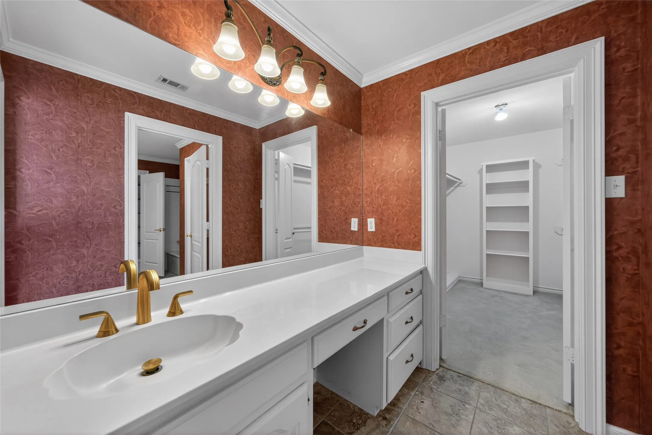 Single Family Residence For Sale in Smith County , 504 Hyde Park Drive, Tyler, Texas 75701, 3 Bedroom, 3 Bathroom, 2 Garage spaces, 3,386 Sqft, built in 1990, mls#21375211, Real Estate Agent in Tyler, Homes For Sale in Smith county, Homes For Sale in Tyler, Realtor in Tyler Texas, Real Estate Brokerage Independent Realty Texas, Luminita Cordes Realtor