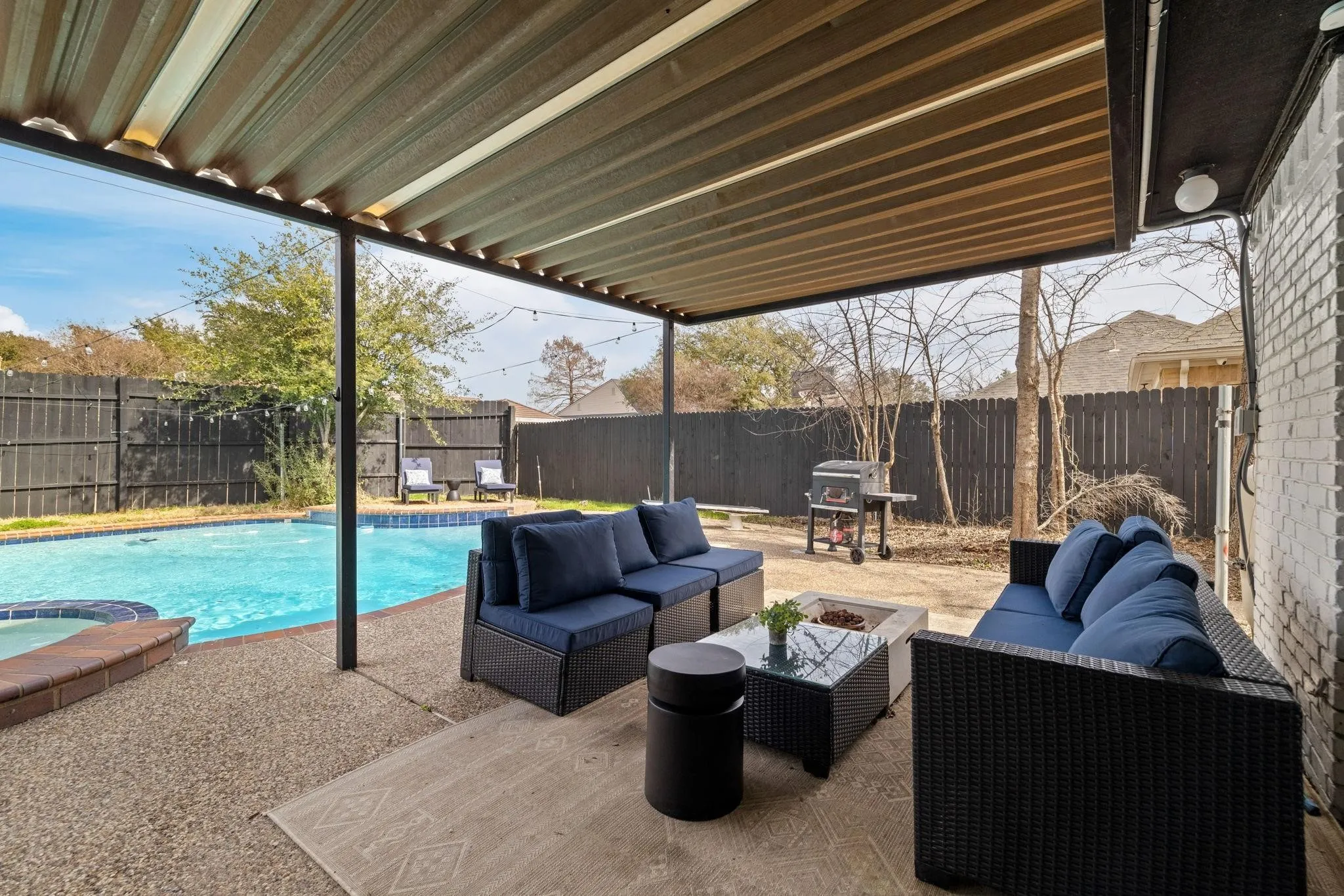 Single Family Residence For Rent in Dallas County , 1301 N Trail Drive, Carrollton, Texas 75006, 4 Bedroom, 3 Bathroom, 2 Garage spaces, 2,696 Sqft, built in 1977, mls#21375212, Real Estate Agent in Carrollton, Homes For Rent in Dallas county, Homes For Rent in Carrollton, Realtor in Carrollton Texas, Real Estate Brokerage Independent Realty Texas, Luminita Cordes Realtor