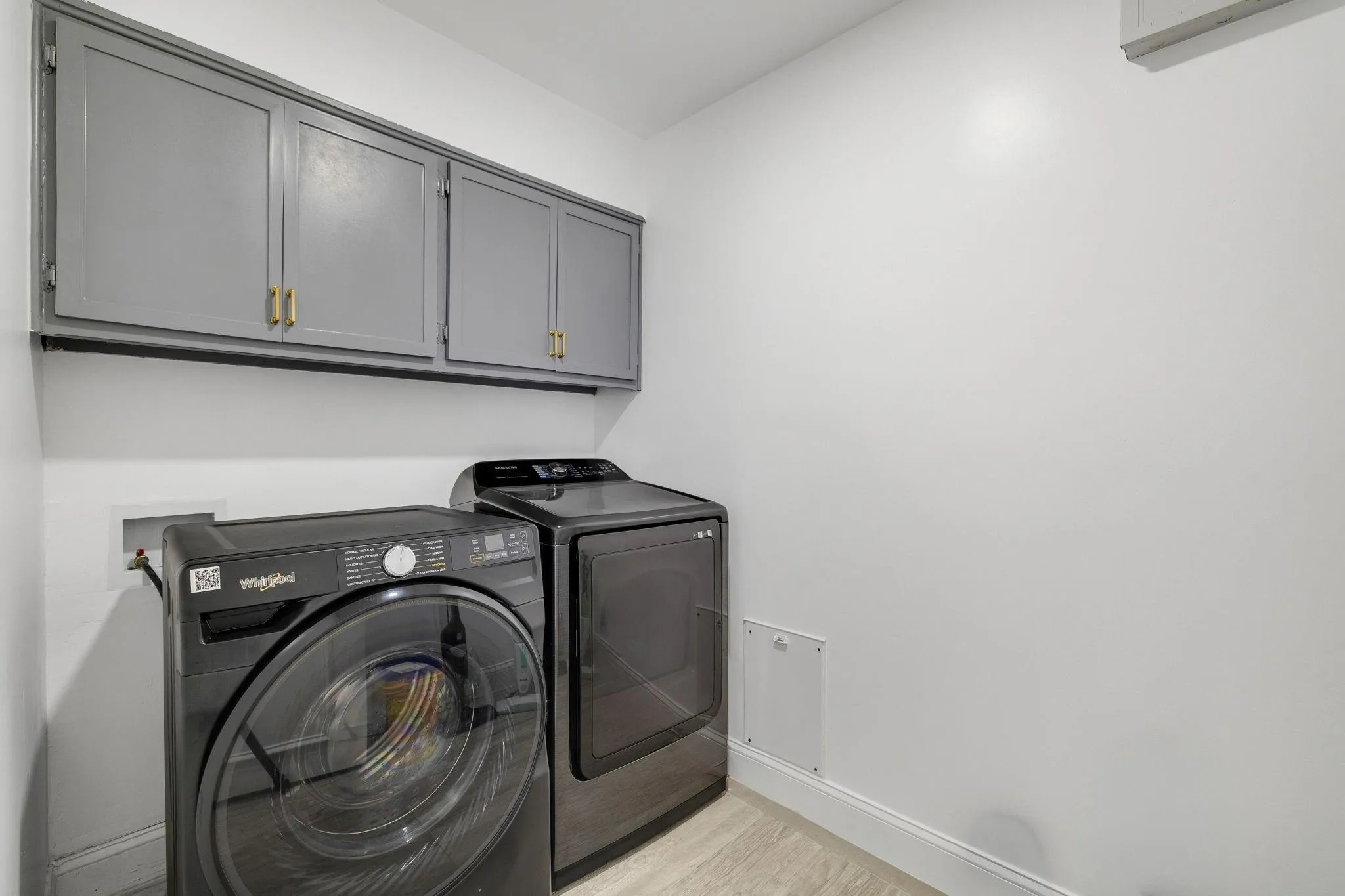 Single Family Residence For Rent in Dallas County , 1301 N Trail Drive, Carrollton, Texas 75006, 4 Bedroom, 3 Bathroom, 2 Garage spaces, 2,696 Sqft, built in 1977, mls#21375212, Real Estate Agent in Carrollton, Homes For Rent in Dallas county, Homes For Rent in Carrollton, Realtor in Carrollton Texas, Real Estate Brokerage Independent Realty Texas, Luminita Cordes Realtor