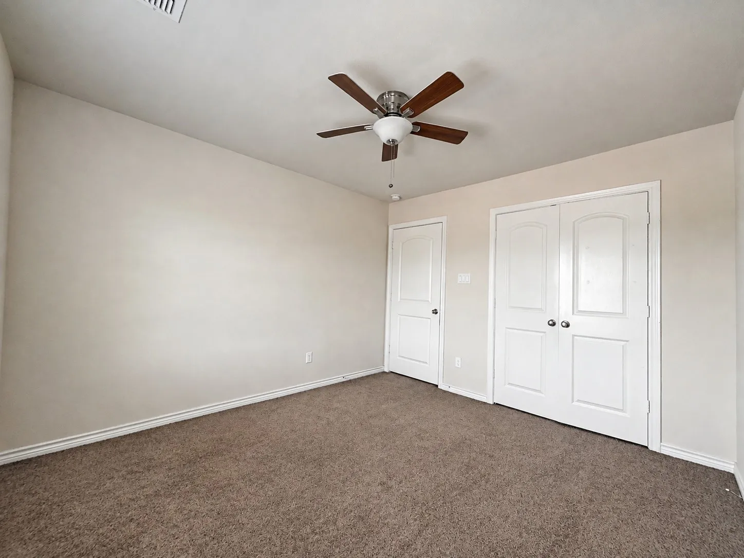 Townhouse For Rent in Dallas County , 2361 Novin Drive, Irving, Texas 75062, 4 Bedroom, 3 Bathroom, 2 Garage spaces, 2,397 Sqft, built in 2016, mls#21375215, Real Estate Agent in Irving, Homes For Rent in Dallas county, Homes For Rent in Irving, Realtor in Irving Texas, Real Estate Brokerage Independent Realty Texas, Luminita Cordes Realtor
