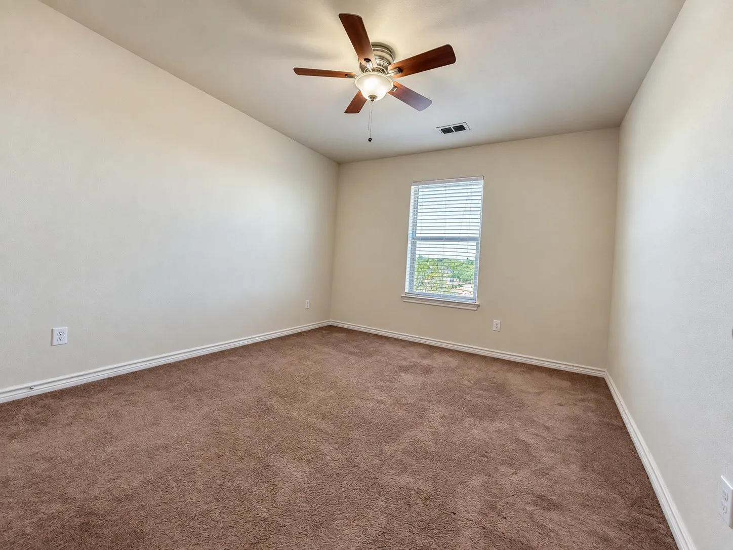Townhouse For Rent in Dallas County , 2361 Novin Drive, Irving, Texas 75062, 4 Bedroom, 3 Bathroom, 2 Garage spaces, 2,397 Sqft, built in 2016, mls#21375215, Real Estate Agent in Irving, Homes For Rent in Dallas county, Homes For Rent in Irving, Realtor in Irving Texas, Real Estate Brokerage Independent Realty Texas, Luminita Cordes Realtor