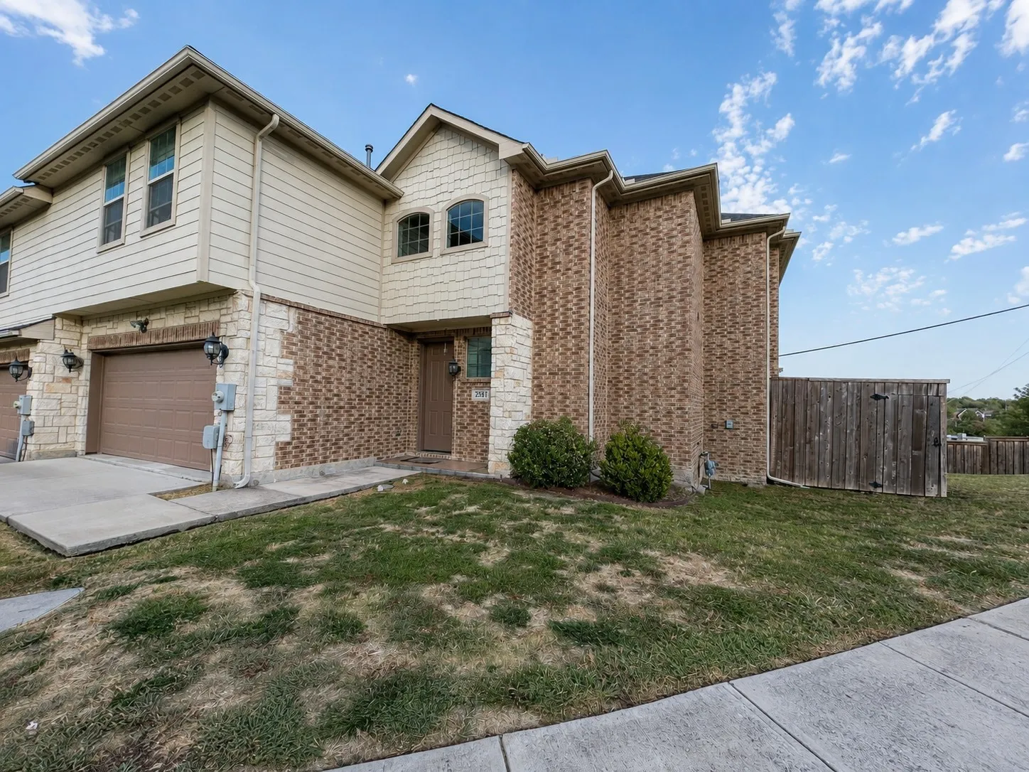 Townhouse For Rent in Dallas County , 2361 Novin Drive, Irving, Texas 75062, 4 Bedroom, 3 Bathroom, 2 Garage spaces, 2,397 Sqft, built in 2016, mls#21375215, Real Estate Agent in Irving, Homes For Rent in Dallas county, Homes For Rent in Irving, Realtor in Irving Texas, Real Estate Brokerage Independent Realty Texas, Luminita Cordes Realtor