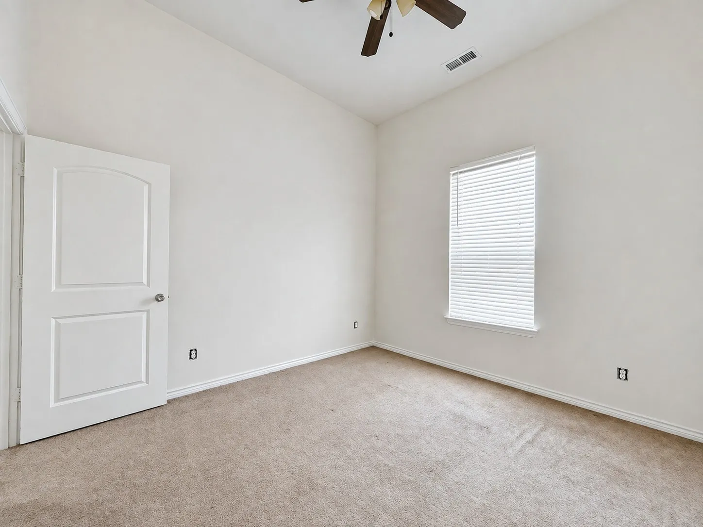 Townhouse For Rent in Dallas County , 2361 Novin Drive, Irving, Texas 75062, 4 Bedroom, 3 Bathroom, 2 Garage spaces, 2,397 Sqft, built in 2016, mls#21375215, Real Estate Agent in Irving, Homes For Rent in Dallas county, Homes For Rent in Irving, Realtor in Irving Texas, Real Estate Brokerage Independent Realty Texas, Luminita Cordes Realtor
