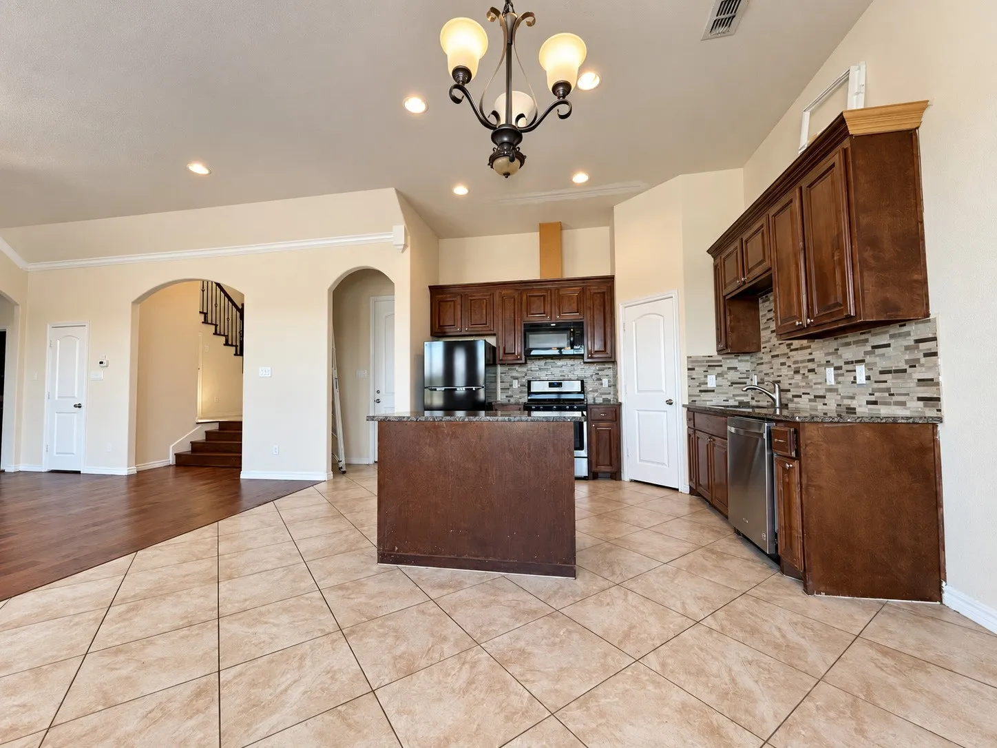Townhouse For Rent in Dallas County , 2361 Novin Drive, Irving, Texas 75062, 4 Bedroom, 3 Bathroom, 2 Garage spaces, 2,397 Sqft, built in 2016, mls#21375215, Real Estate Agent in Irving, Homes For Rent in Dallas county, Homes For Rent in Irving, Realtor in Irving Texas, Real Estate Brokerage Independent Realty Texas, Luminita Cordes Realtor