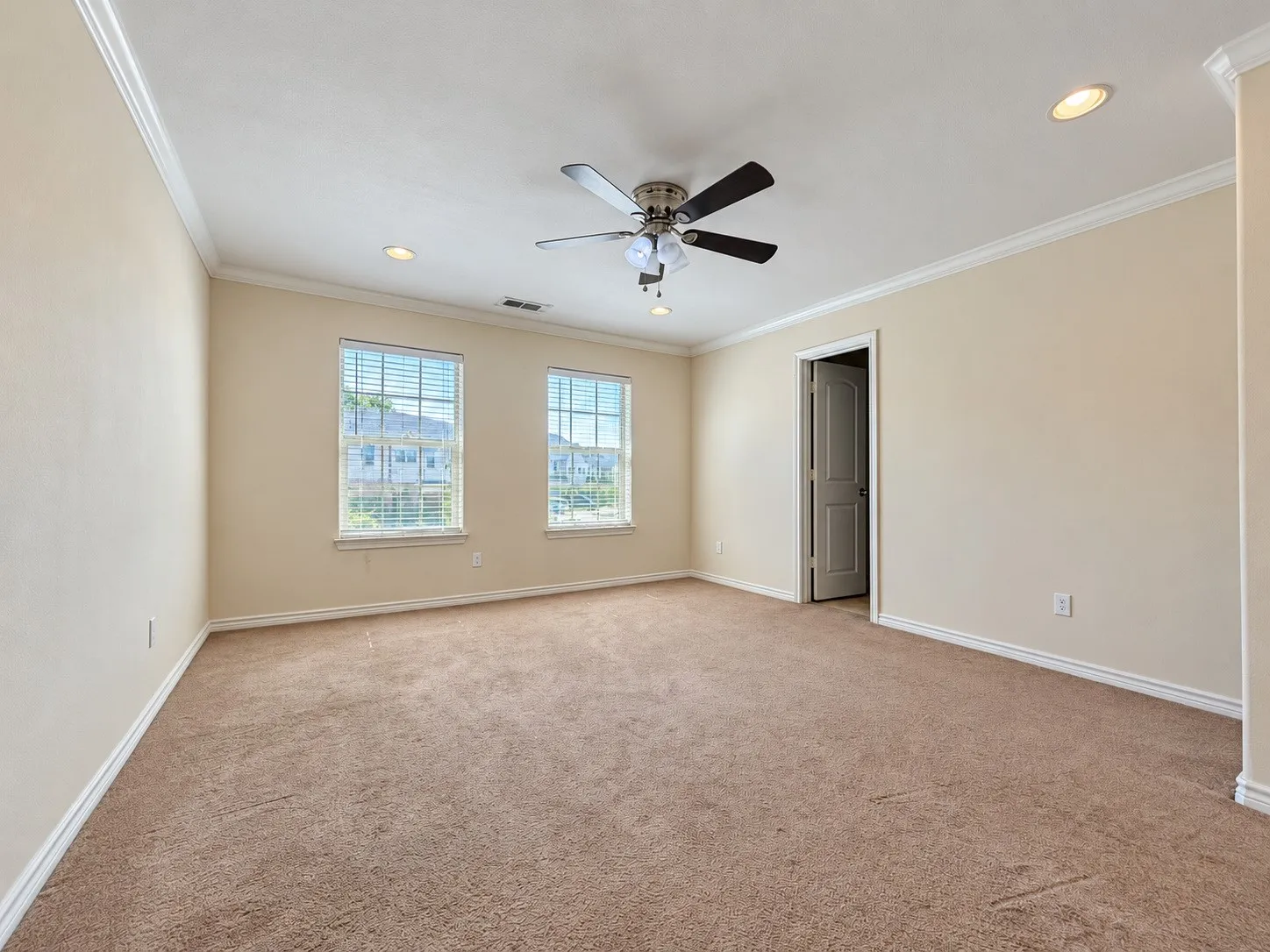 Townhouse For Rent in Dallas County , 2361 Novin Drive, Irving, Texas 75062, 4 Bedroom, 3 Bathroom, 2 Garage spaces, 2,397 Sqft, built in 2016, mls#21375215, Real Estate Agent in Irving, Homes For Rent in Dallas county, Homes For Rent in Irving, Realtor in Irving Texas, Real Estate Brokerage Independent Realty Texas, Luminita Cordes Realtor
