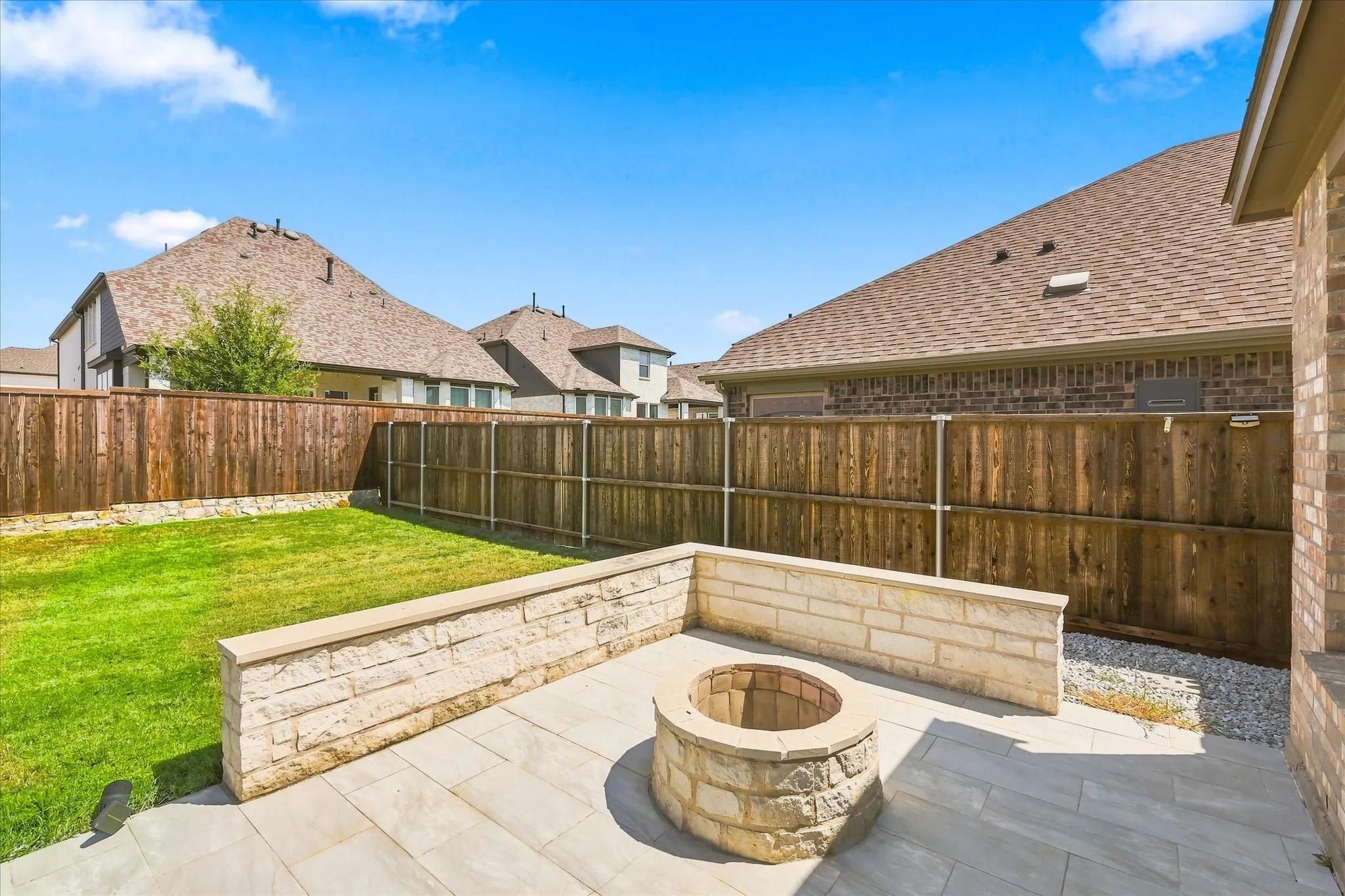Single Family Residence For Sale in Denton County , 1005 Rosebay Drive, Fort Worth, Texas 76247, 3 Bedroom, 3 Bathroom, 2 Garage spaces, 2,677 Sqft, built in 2022, mls#21373406, Real Estate Agent in Fort Worth, Homes For Sale in Denton county, Homes For Sale in Fort Worth, Realtor in Fort Worth Texas, Real Estate Brokerage Independent Realty Texas, Luminita Cordes Realtor