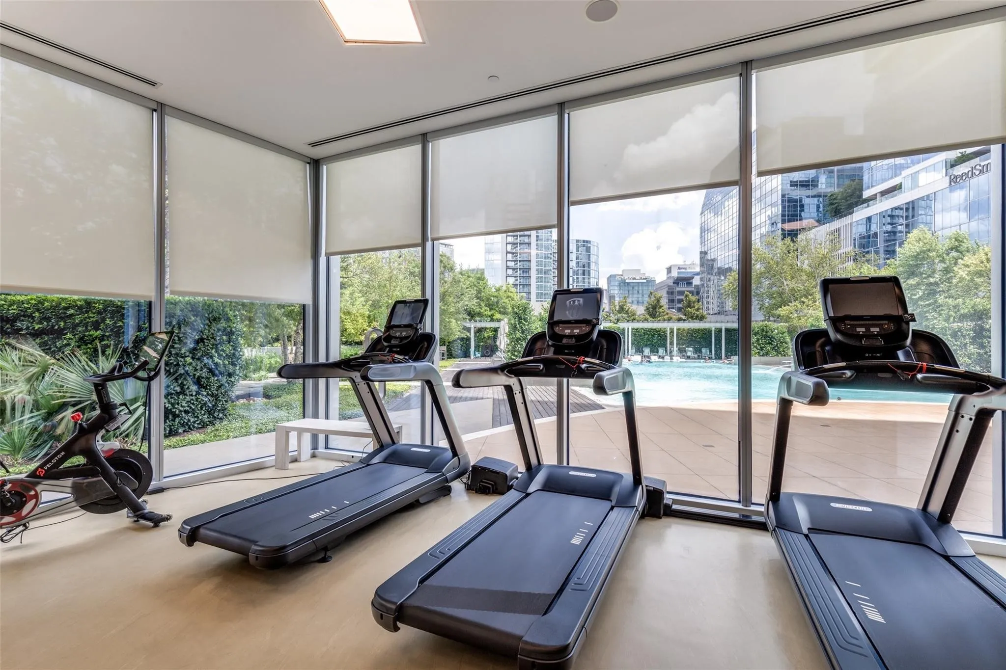 Condominium For Sale in Dallas County , 2900 Mckinnon Street 2701, Dallas, Texas 75201, 2 Bedroom, 3 Bathroom, 4 Garage spaces, 2,607 Sqft, built in 2005, mls#21375094, Real Estate Agent in Dallas, Homes For Sale in Dallas county, Homes For Sale in Dallas, Realtor in Dallas Texas, Real Estate Brokerage Independent Realty Texas, Luminita Cordes Realtor