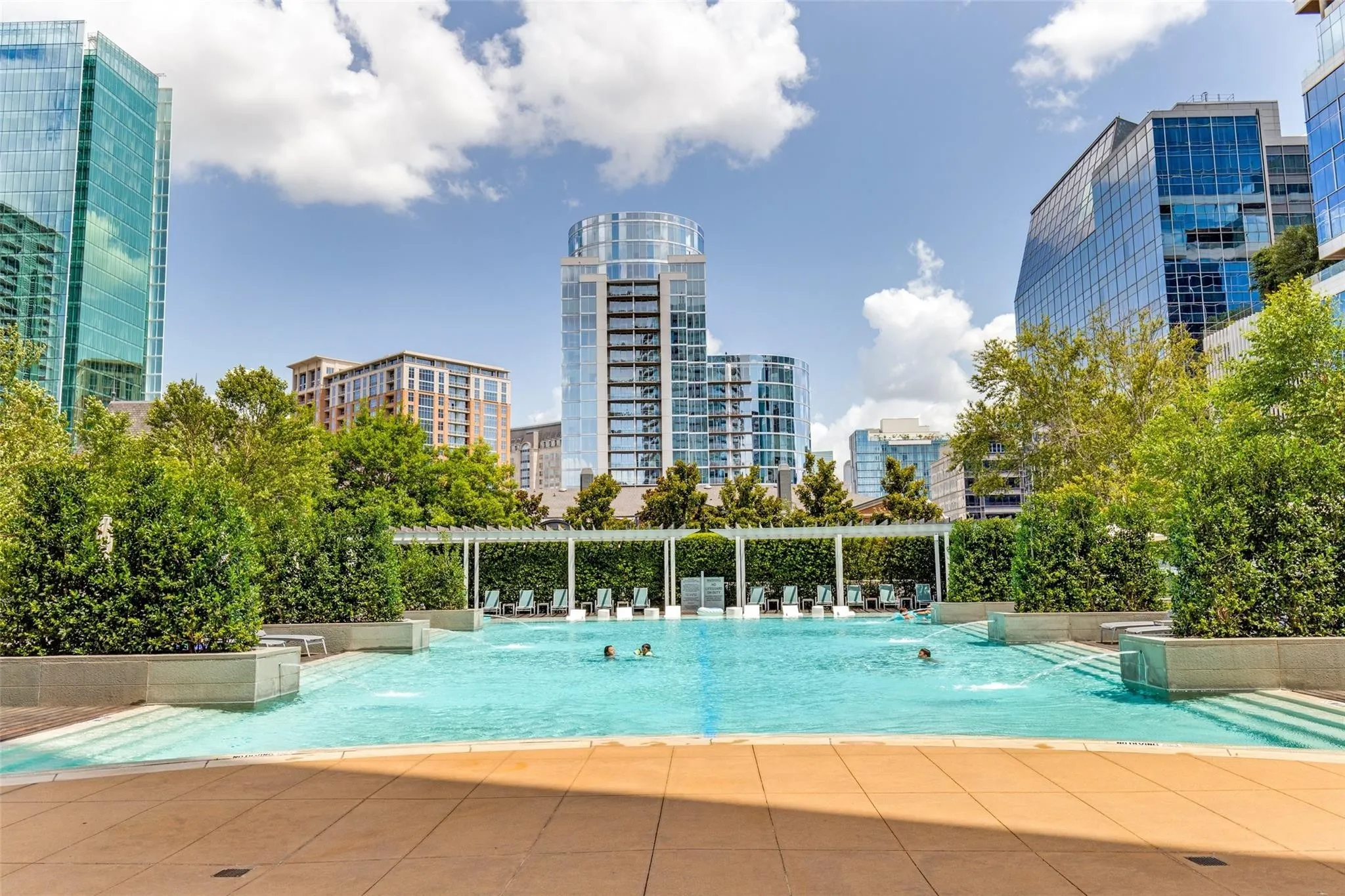 Condominium For Sale in Dallas County , 2900 Mckinnon Street 2701, Dallas, Texas 75201, 2 Bedroom, 3 Bathroom, 4 Garage spaces, 2,607 Sqft, built in 2005, mls#21375094, Real Estate Agent in Dallas, Homes For Sale in Dallas county, Homes For Sale in Dallas, Realtor in Dallas Texas, Real Estate Brokerage Independent Realty Texas, Luminita Cordes Realtor