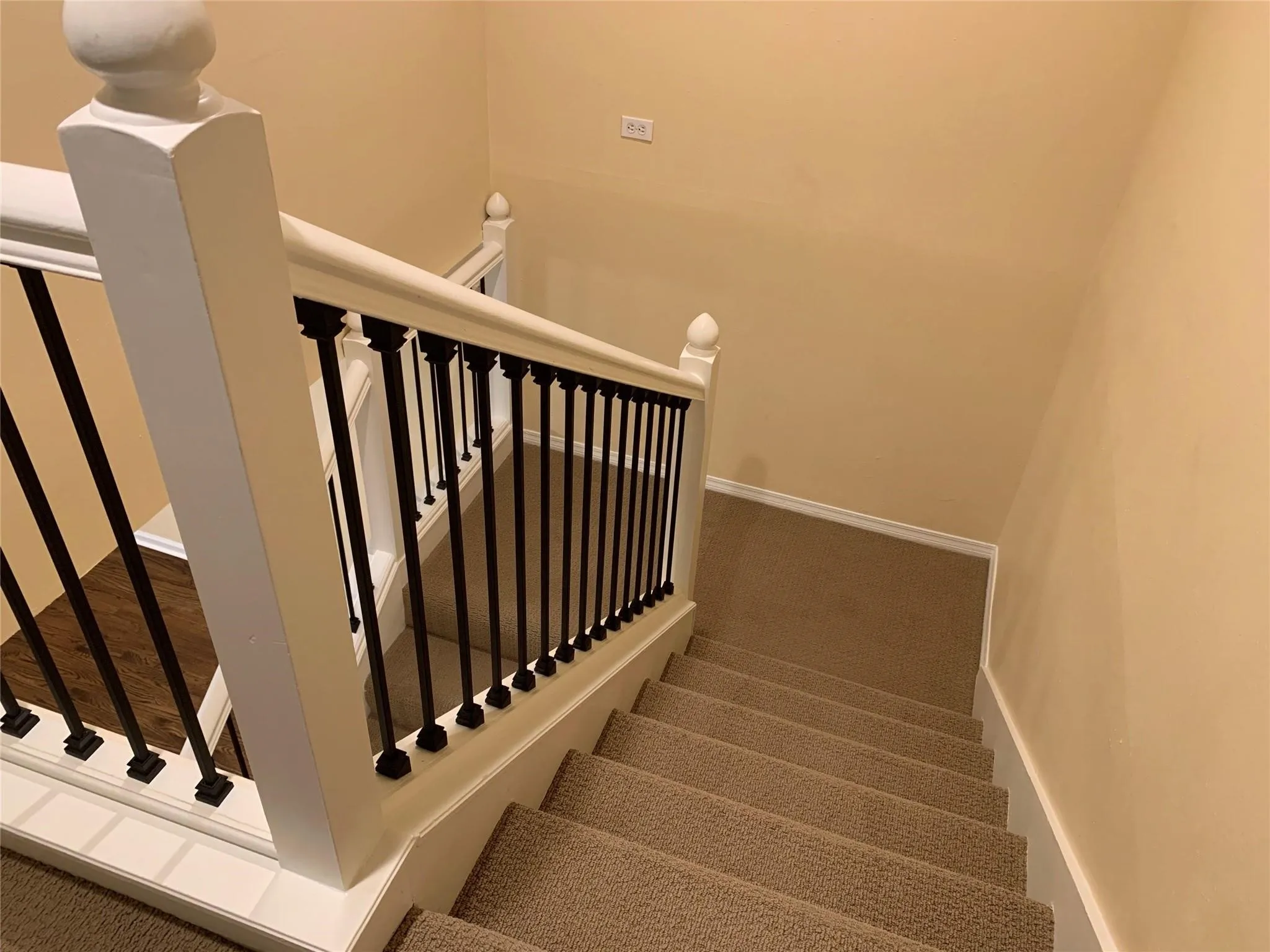 Condominium For Sale in Dallas County , 6949 Helsem Way 131, Dallas, Texas 75230, 2 Bedroom, 3 Bathroom, Garage spaces, 2,017 Sqft, built in 1974, mls#21375218, Real Estate Agent in Dallas, Homes For Sale in Dallas county, Homes For Sale in Dallas, Realtor in Dallas Texas, Real Estate Brokerage Independent Realty Texas, Luminita Cordes Realtor