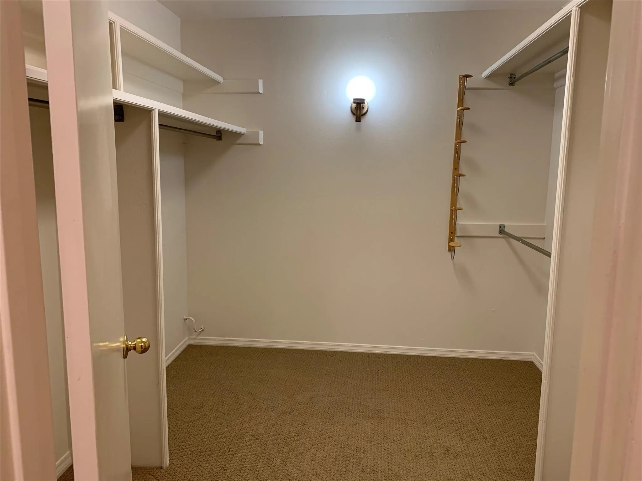 Condominium For Sale in Dallas County , 6949 Helsem Way 131, Dallas, Texas 75230, 2 Bedroom, 3 Bathroom, Garage spaces, 2,017 Sqft, built in 1974, mls#21375218, Real Estate Agent in Dallas, Homes For Sale in Dallas county, Homes For Sale in Dallas, Realtor in Dallas Texas, Real Estate Brokerage Independent Realty Texas, Luminita Cordes Realtor