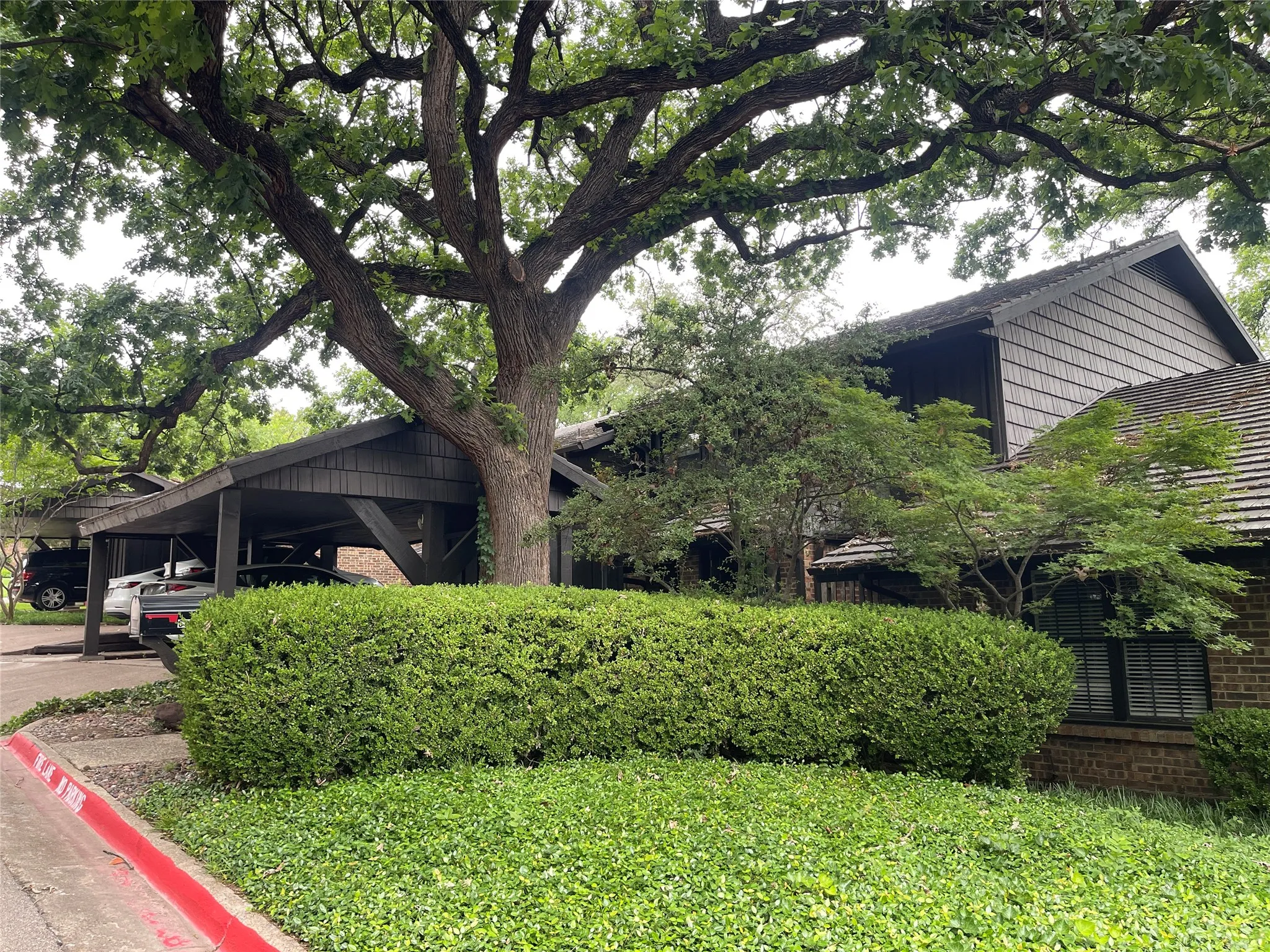 Condominium For Sale in Dallas County , 6949 Helsem Way 131, Dallas, Texas 75230, 2 Bedroom, 3 Bathroom, Garage spaces, 2,017 Sqft, built in 1974, mls#21375218, Real Estate Agent in Dallas, Homes For Sale in Dallas county, Homes For Sale in Dallas, Realtor in Dallas Texas, Real Estate Brokerage Independent Realty Texas, Luminita Cordes Realtor