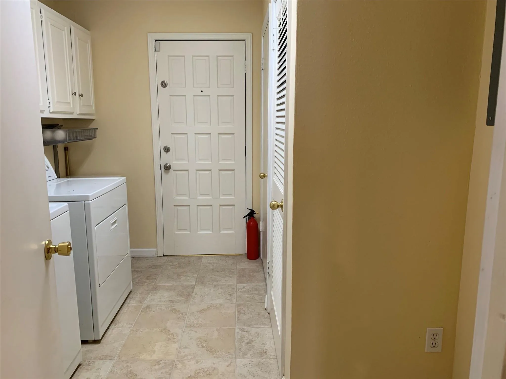 Condominium For Sale in Dallas County , 6949 Helsem Way 131, Dallas, Texas 75230, 2 Bedroom, 3 Bathroom, Garage spaces, 2,017 Sqft, built in 1974, mls#21375218, Real Estate Agent in Dallas, Homes For Sale in Dallas county, Homes For Sale in Dallas, Realtor in Dallas Texas, Real Estate Brokerage Independent Realty Texas, Luminita Cordes Realtor