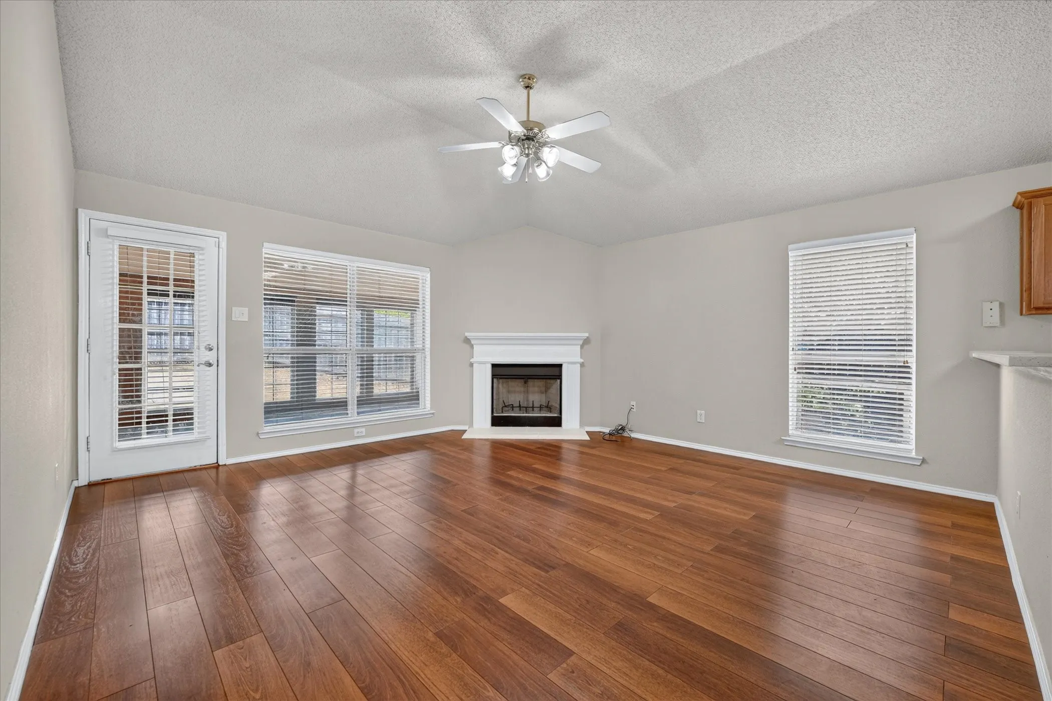 Single Family Residence For Sale in Tarrant County , 2400 Nogales Drive, Fort Worth, Texas 76108, 4 Bedroom, 2 Bathroom, 2 Garage spaces, 1,859 Sqft, built in 2000, mls#21374165, Real Estate Agent in Fort Worth, Homes For Sale in Tarrant county, Homes For Sale in Fort Worth, Realtor in Fort Worth Texas, Real Estate Brokerage Independent Realty Texas, Luminita Cordes Realtor