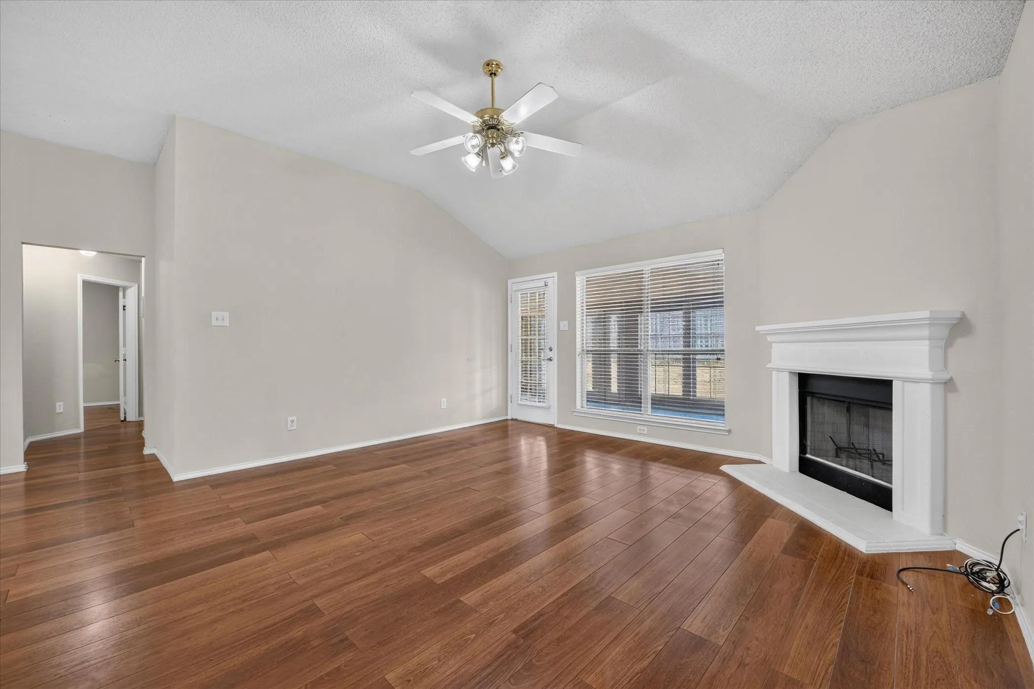 Single Family Residence For Sale in Tarrant County , 2400 Nogales Drive, Fort Worth, Texas 76108, 4 Bedroom, 2 Bathroom, 2 Garage spaces, 1,859 Sqft, built in 2000, mls#21374165, Real Estate Agent in Fort Worth, Homes For Sale in Tarrant county, Homes For Sale in Fort Worth, Realtor in Fort Worth Texas, Real Estate Brokerage Independent Realty Texas, Luminita Cordes Realtor