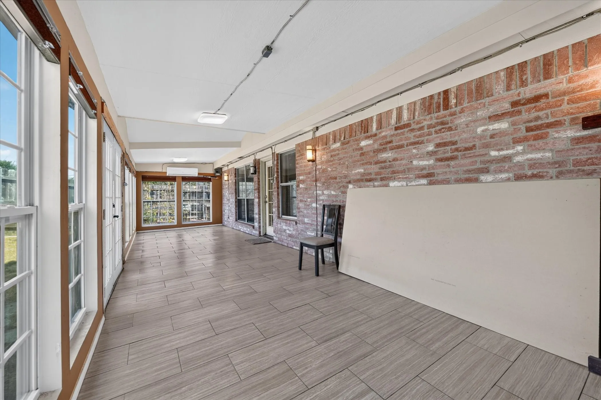 Single Family Residence For Sale in Tarrant County , 2400 Nogales Drive, Fort Worth, Texas 76108, 4 Bedroom, 2 Bathroom, 2 Garage spaces, 1,859 Sqft, built in 2000, mls#21374165, Real Estate Agent in Fort Worth, Homes For Sale in Tarrant county, Homes For Sale in Fort Worth, Realtor in Fort Worth Texas, Real Estate Brokerage Independent Realty Texas, Luminita Cordes Realtor