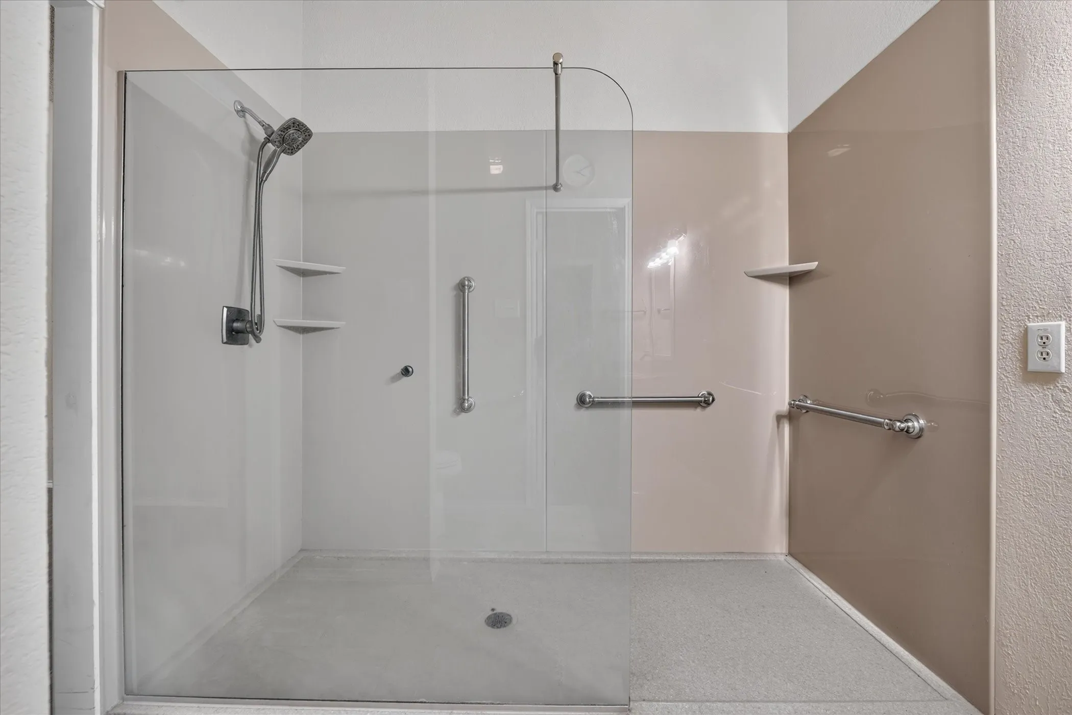 Single Family Residence For Sale in Tarrant County , 2400 Nogales Drive, Fort Worth, Texas 76108, 4 Bedroom, 2 Bathroom, 2 Garage spaces, 1,859 Sqft, built in 2000, mls#21374165, Real Estate Agent in Fort Worth, Homes For Sale in Tarrant county, Homes For Sale in Fort Worth, Realtor in Fort Worth Texas, Real Estate Brokerage Independent Realty Texas, Luminita Cordes Realtor