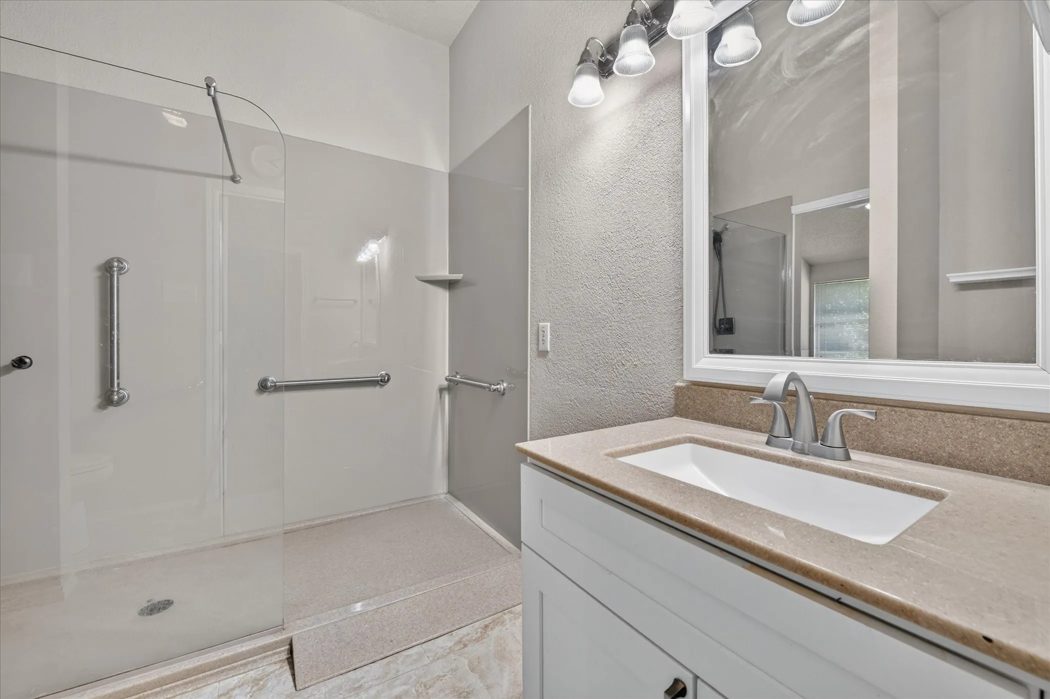 Single Family Residence For Sale in Tarrant County , 2400 Nogales Drive, Fort Worth, Texas 76108, 4 Bedroom, 2 Bathroom, 2 Garage spaces, 1,859 Sqft, built in 2000, mls#21374165, Real Estate Agent in Fort Worth, Homes For Sale in Tarrant county, Homes For Sale in Fort Worth, Realtor in Fort Worth Texas, Real Estate Brokerage Independent Realty Texas, Luminita Cordes Realtor