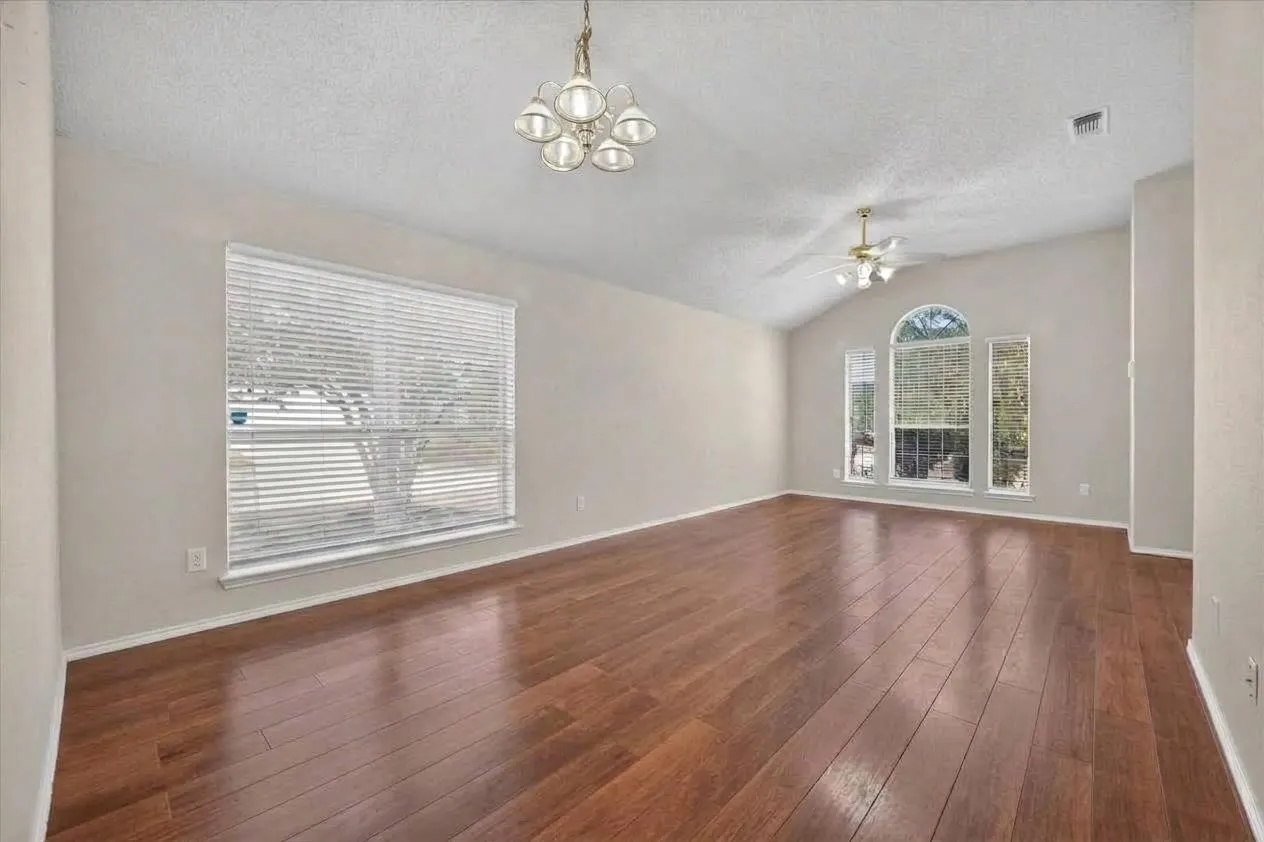 Single Family Residence For Sale in Tarrant County , 2400 Nogales Drive, Fort Worth, Texas 76108, 4 Bedroom, 2 Bathroom, 2 Garage spaces, 1,859 Sqft, built in 2000, mls#21374165, Real Estate Agent in Fort Worth, Homes For Sale in Tarrant county, Homes For Sale in Fort Worth, Realtor in Fort Worth Texas, Real Estate Brokerage Independent Realty Texas, Luminita Cordes Realtor