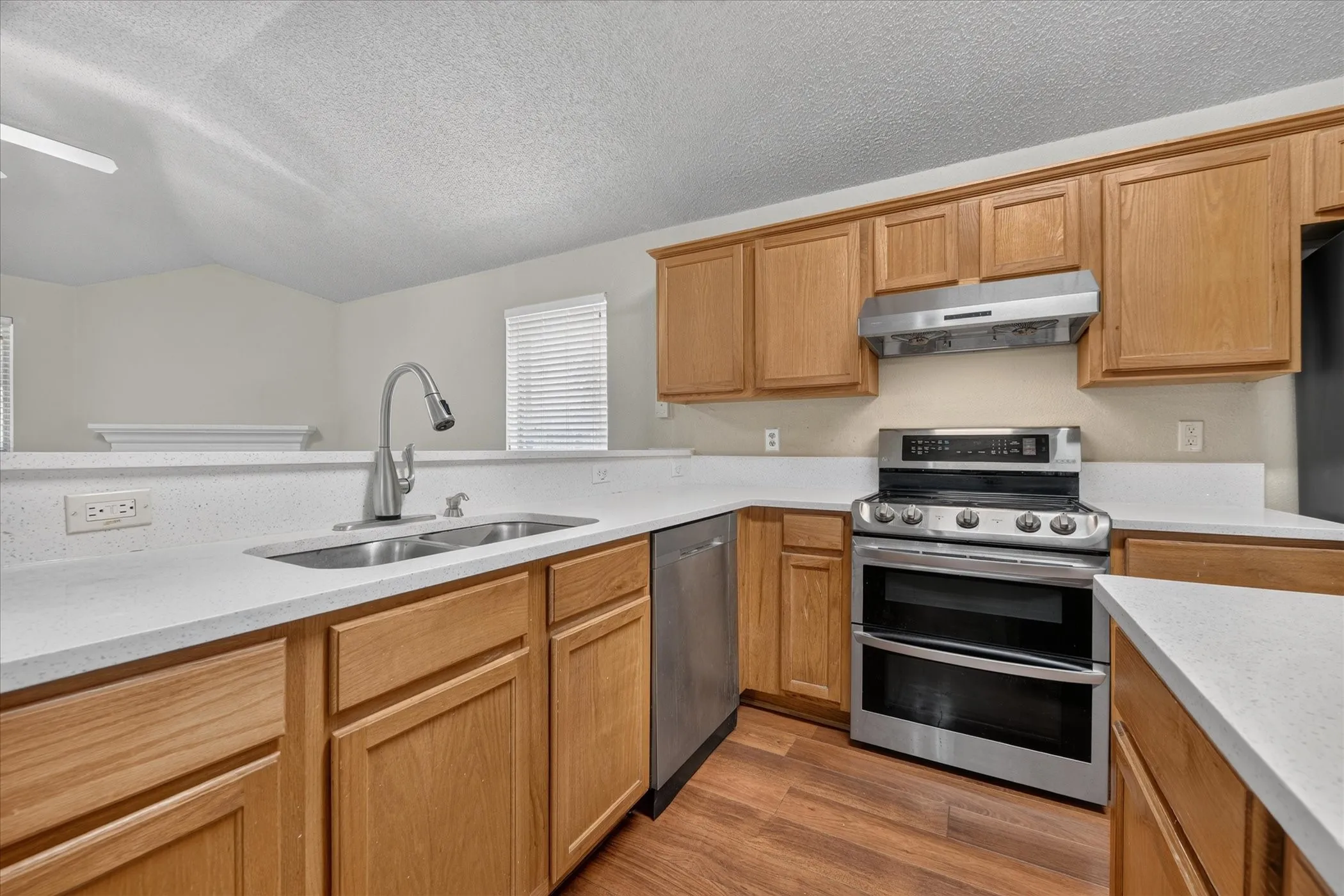Single Family Residence For Sale in Tarrant County , 2400 Nogales Drive, Fort Worth, Texas 76108, 4 Bedroom, 2 Bathroom, 2 Garage spaces, 1,859 Sqft, built in 2000, mls#21374165, Real Estate Agent in Fort Worth, Homes For Sale in Tarrant county, Homes For Sale in Fort Worth, Realtor in Fort Worth Texas, Real Estate Brokerage Independent Realty Texas, Luminita Cordes Realtor