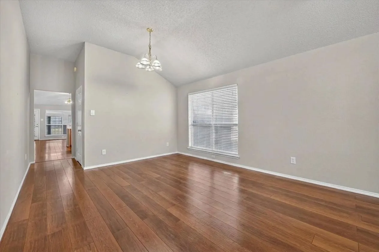 Single Family Residence For Sale in Tarrant County , 2400 Nogales Drive, Fort Worth, Texas 76108, 4 Bedroom, 2 Bathroom, 2 Garage spaces, 1,859 Sqft, built in 2000, mls#21374165, Real Estate Agent in Fort Worth, Homes For Sale in Tarrant county, Homes For Sale in Fort Worth, Realtor in Fort Worth Texas, Real Estate Brokerage Independent Realty Texas, Luminita Cordes Realtor