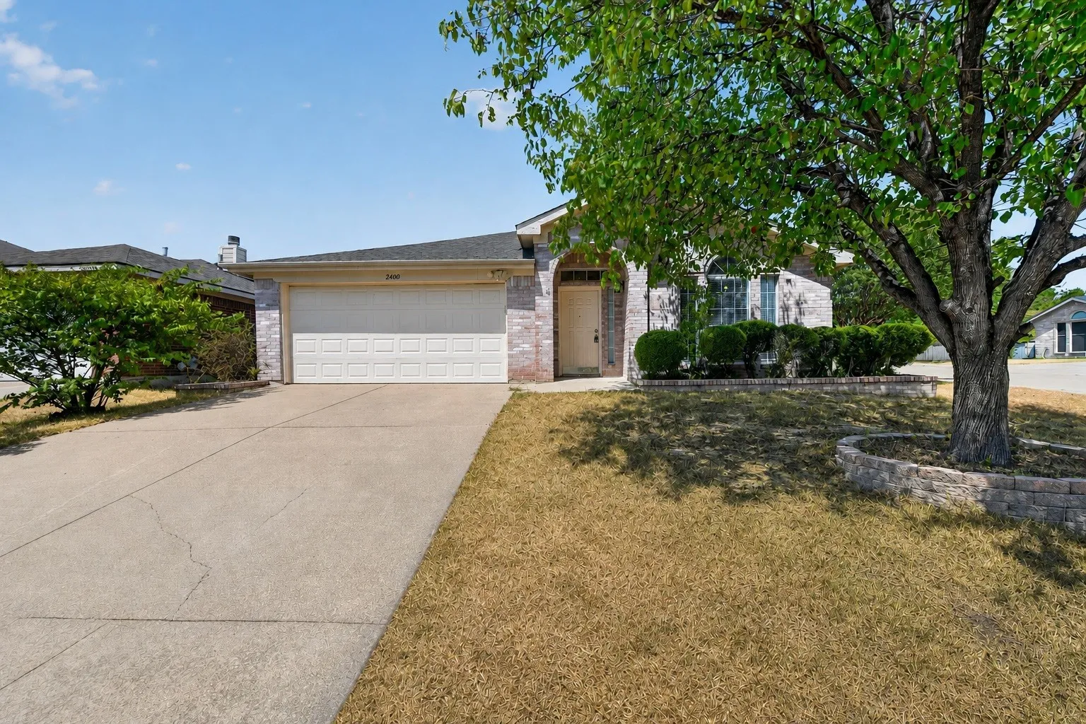 Single Family Residence For Sale in Tarrant County , 2400 Nogales Drive, Fort Worth, Texas 76108, 4 Bedroom, 2 Bathroom, 2 Garage spaces, 1,859 Sqft, built in 2000, mls#21374165, Real Estate Agent in Fort Worth, Homes For Sale in Tarrant county, Homes For Sale in Fort Worth, Realtor in Fort Worth Texas, Real Estate Brokerage Independent Realty Texas, Luminita Cordes Realtor
