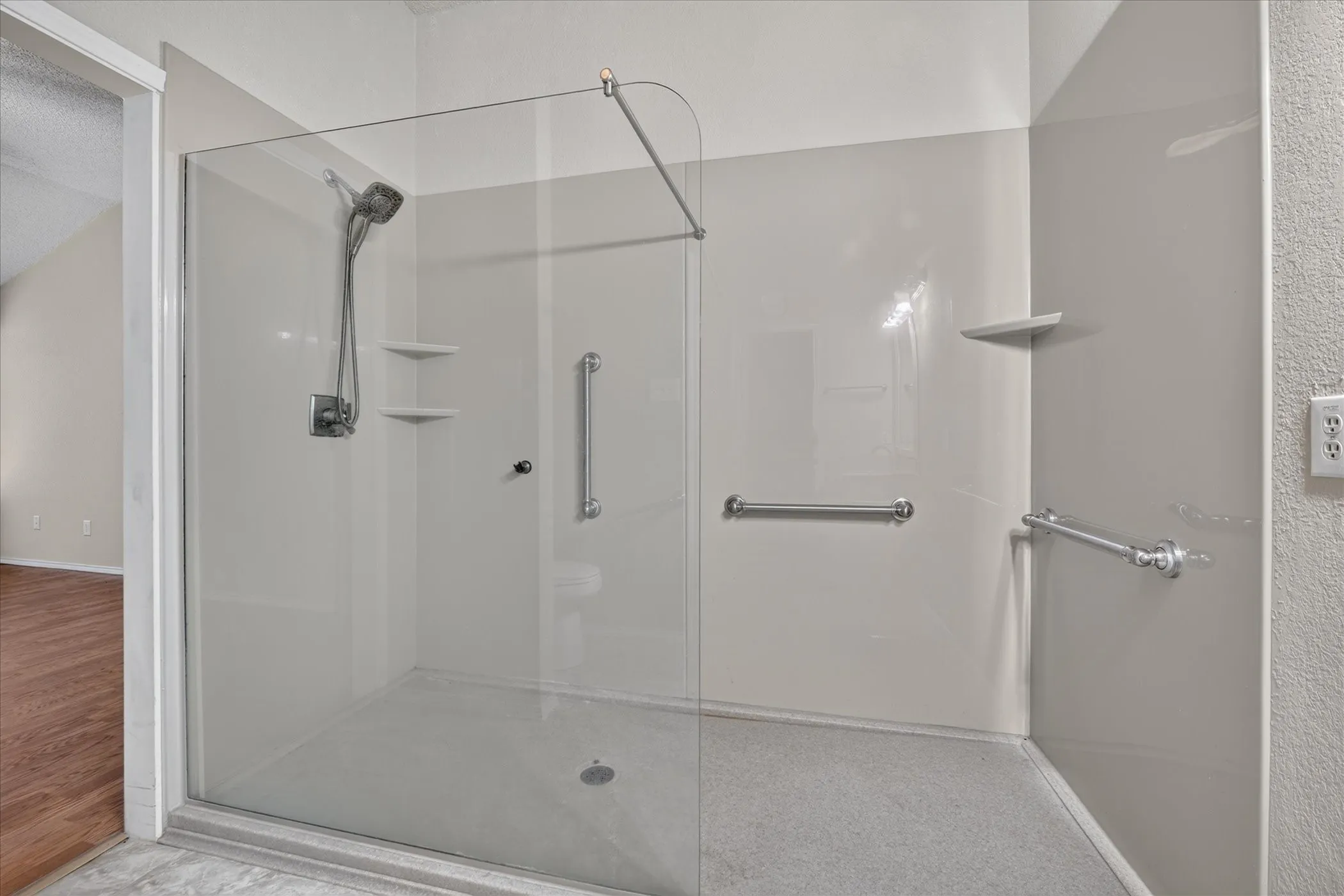 Single Family Residence For Sale in Tarrant County , 2400 Nogales Drive, Fort Worth, Texas 76108, 4 Bedroom, 2 Bathroom, 2 Garage spaces, 1,859 Sqft, built in 2000, mls#21374165, Real Estate Agent in Fort Worth, Homes For Sale in Tarrant county, Homes For Sale in Fort Worth, Realtor in Fort Worth Texas, Real Estate Brokerage Independent Realty Texas, Luminita Cordes Realtor