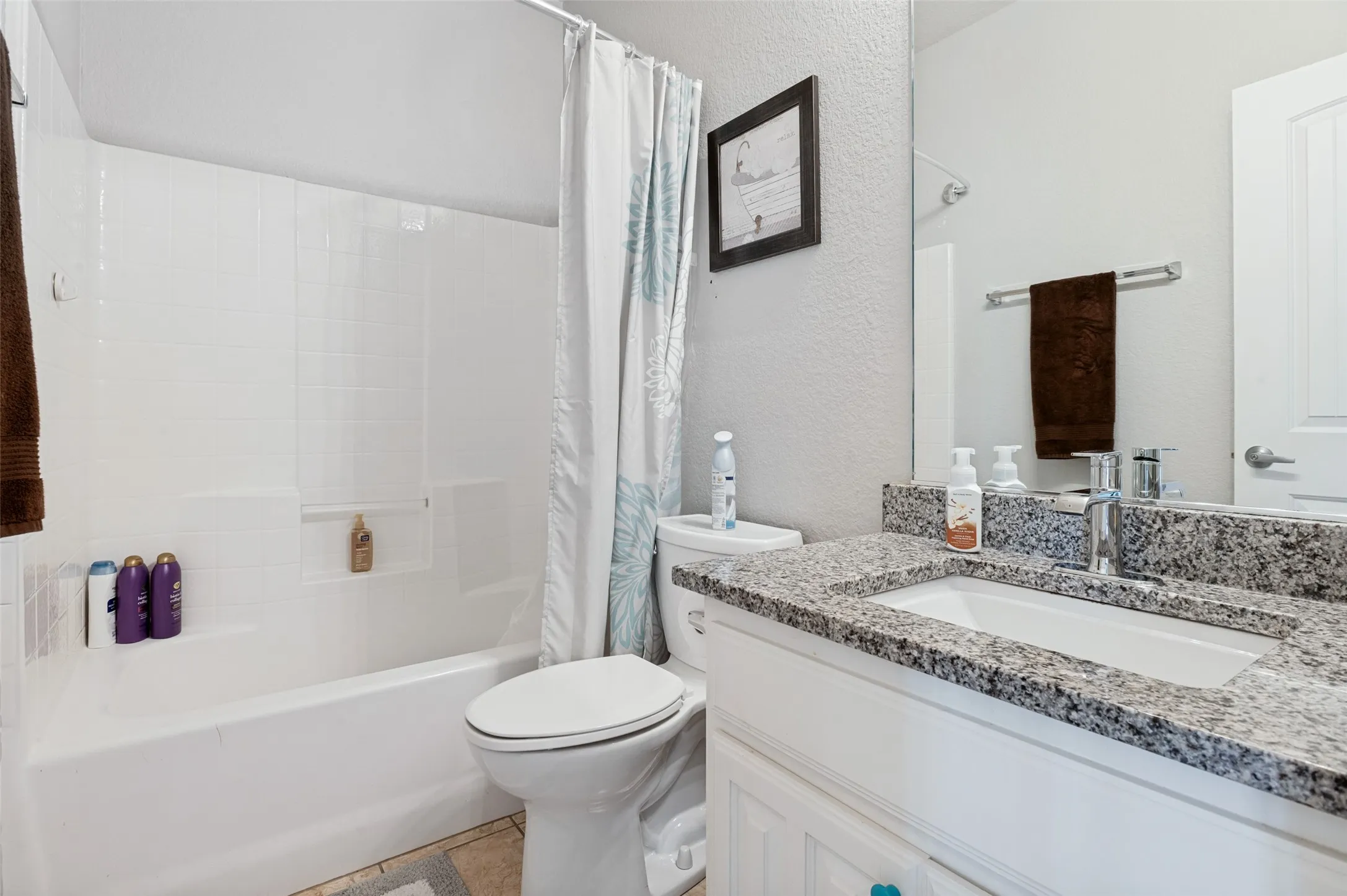Single Family Residence For Sale in Dallas County , 3039 Stallion Crossing, Irving, Texas 75060, 3 Bedroom, 3 Bathroom, 2 Garage spaces, 2,105 Sqft, built in 2006, mls#21375136, Real Estate Agent in Irving, Homes For Sale in Dallas county, Homes For Sale in Irving, Realtor in Irving Texas, Real Estate Brokerage Independent Realty Texas, Luminita Cordes Realtor