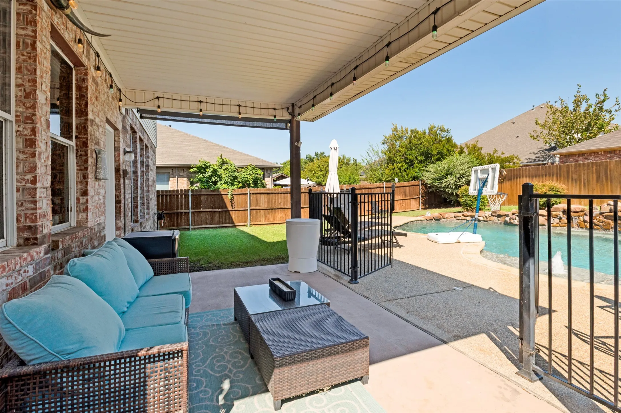 Single Family Residence For Sale in Dallas County , 3039 Stallion Crossing, Irving, Texas 75060, 3 Bedroom, 3 Bathroom, 2 Garage spaces, 2,105 Sqft, built in 2006, mls#21375136, Real Estate Agent in Irving, Homes For Sale in Dallas county, Homes For Sale in Irving, Realtor in Irving Texas, Real Estate Brokerage Independent Realty Texas, Luminita Cordes Realtor