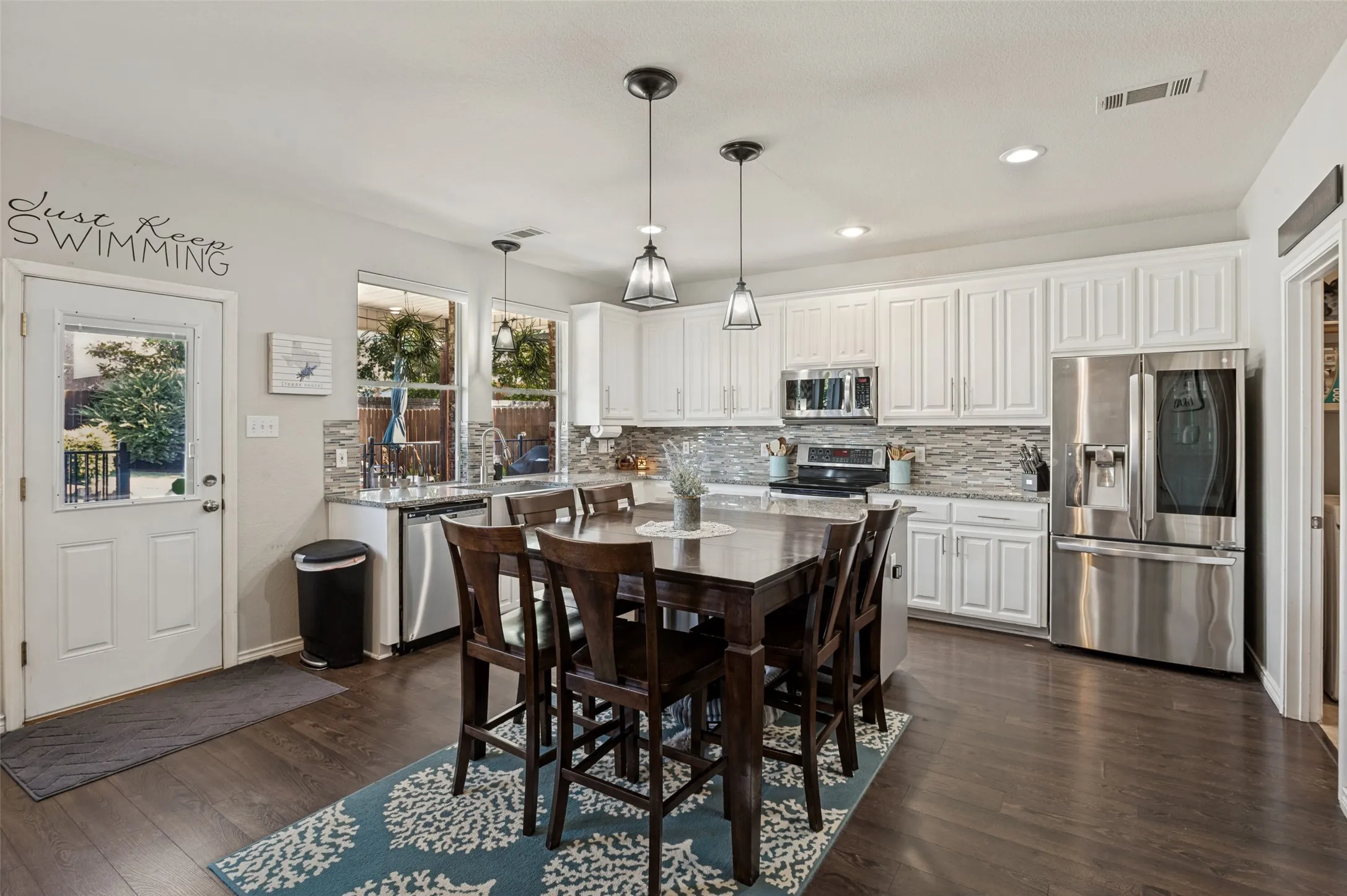 Single Family Residence For Sale in Dallas County , 3039 Stallion Crossing, Irving, Texas 75060, 3 Bedroom, 3 Bathroom, 2 Garage spaces, 2,105 Sqft, built in 2006, mls#21375136, Real Estate Agent in Irving, Homes For Sale in Dallas county, Homes For Sale in Irving, Realtor in Irving Texas, Real Estate Brokerage Independent Realty Texas, Luminita Cordes Realtor