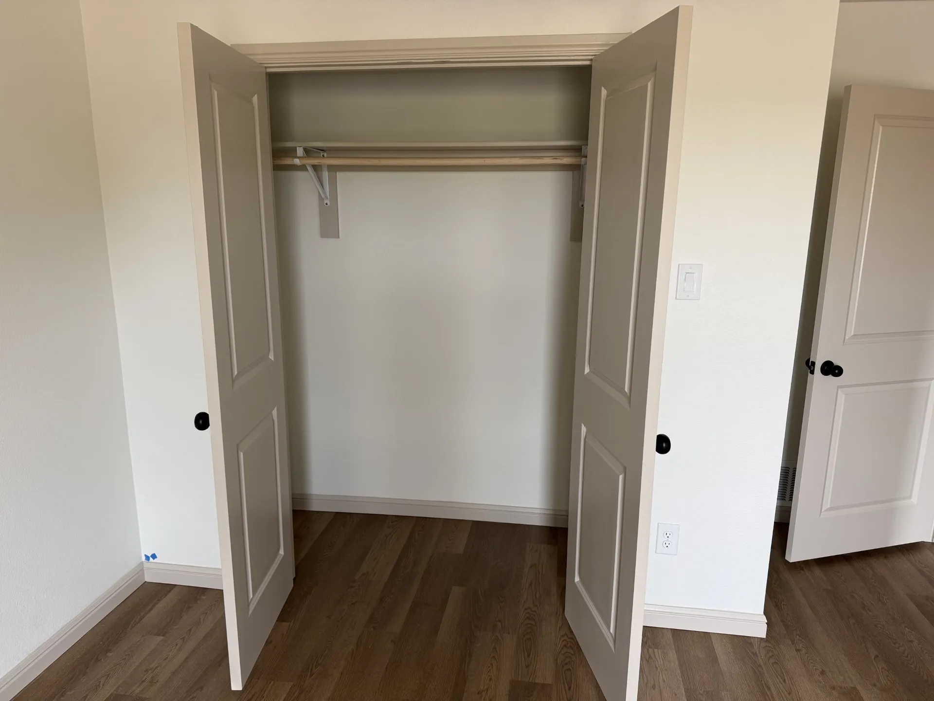 Duplex For Rent in Johnson County , 402 N Nolan River Road B, Cleburne, Texas 76033, 3 Bedroom, 2 Bathroom, 2 Garage spaces, 1,565 Sqft, built in 1986, mls#21375090, Real Estate Agent in Cleburne, Homes For Rent in Johnson county, Homes For Rent in Cleburne, Realtor in Cleburne Texas, Real Estate Brokerage Independent Realty Texas, Luminita Cordes Realtor