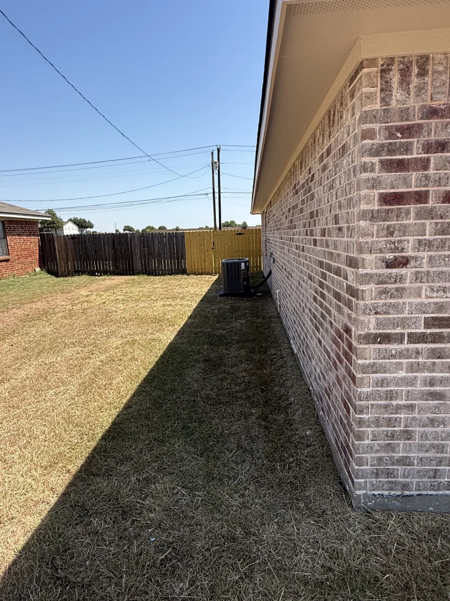 Duplex For Rent in Johnson County , 402 N Nolan River Road B, Cleburne, Texas 76033, 3 Bedroom, 2 Bathroom, 2 Garage spaces, 1,565 Sqft, built in 1986, mls#21375090, Real Estate Agent in Cleburne, Homes For Rent in Johnson county, Homes For Rent in Cleburne, Realtor in Cleburne Texas, Real Estate Brokerage Independent Realty Texas, Luminita Cordes Realtor