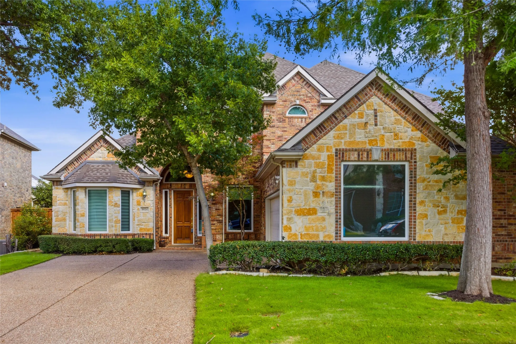Single Family Residence For Rent in Dallas County , 9024 Bottlebrush Lane, Irving, Texas 75063, 4 Bedroom, 4 Bathroom, 2 Garage spaces, 3,813 Sqft, built in 2001, mls#21361956, Real Estate Agent in Irving, Homes For Rent in Dallas county, Homes For Rent in Irving, Realtor in Irving Texas, Real Estate Brokerage Independent Realty Texas, Luminita Cordes Realtor