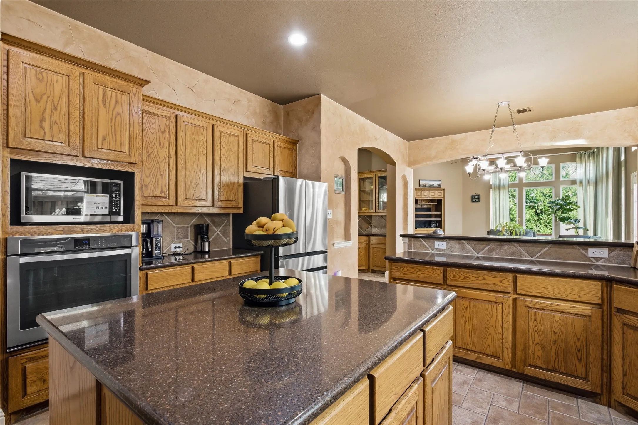 Single Family Residence For Rent in Dallas County , 9024 Bottlebrush Lane, Irving, Texas 75063, 4 Bedroom, 4 Bathroom, 2 Garage spaces, 3,813 Sqft, built in 2001, mls#21361956, Real Estate Agent in Irving, Homes For Rent in Dallas county, Homes For Rent in Irving, Realtor in Irving Texas, Real Estate Brokerage Independent Realty Texas, Luminita Cordes Realtor