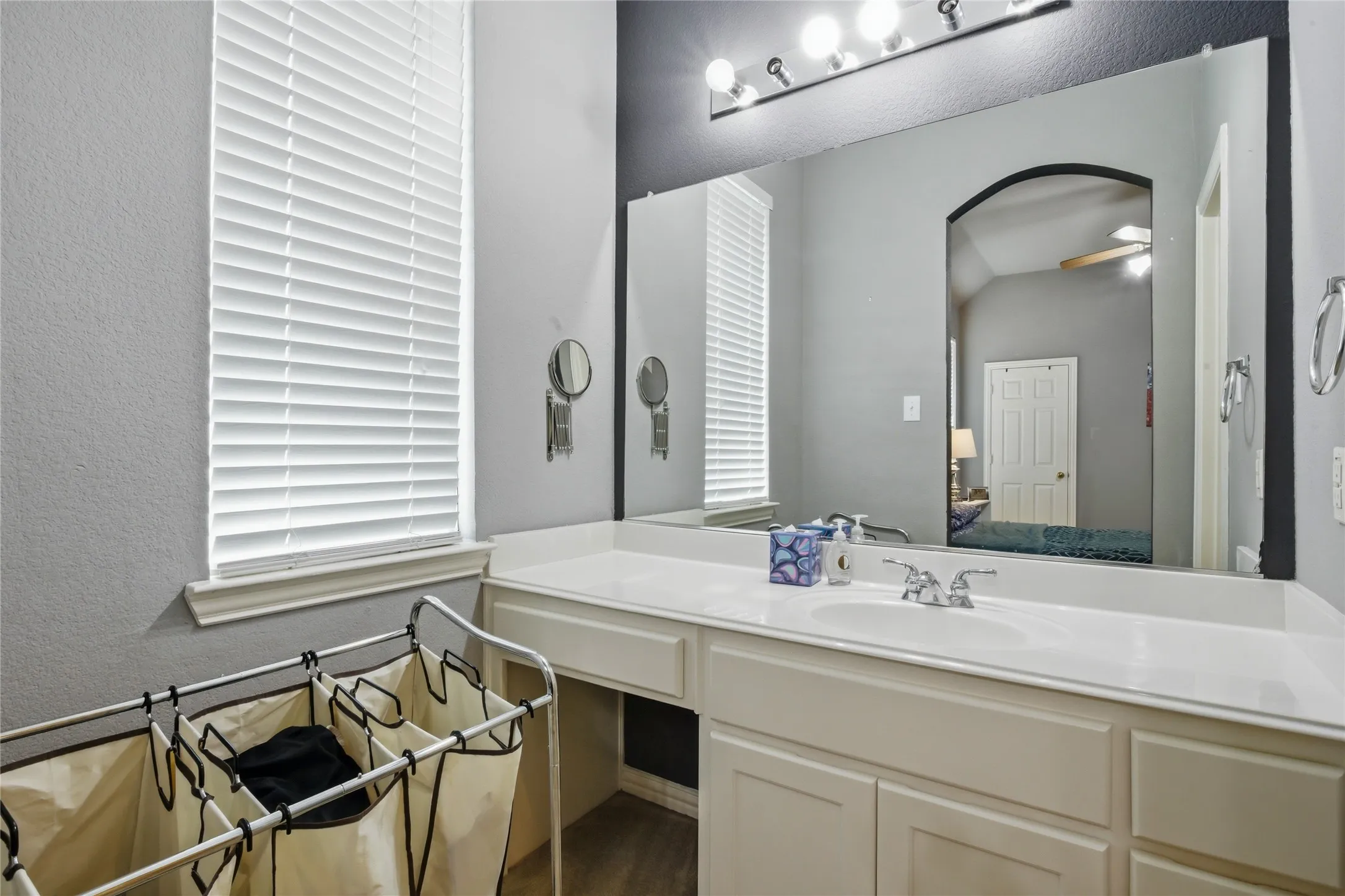 Single Family Residence For Rent in Dallas County , 9024 Bottlebrush Lane, Irving, Texas 75063, 4 Bedroom, 4 Bathroom, 2 Garage spaces, 3,813 Sqft, built in 2001, mls#21361956, Real Estate Agent in Irving, Homes For Rent in Dallas county, Homes For Rent in Irving, Realtor in Irving Texas, Real Estate Brokerage Independent Realty Texas, Luminita Cordes Realtor