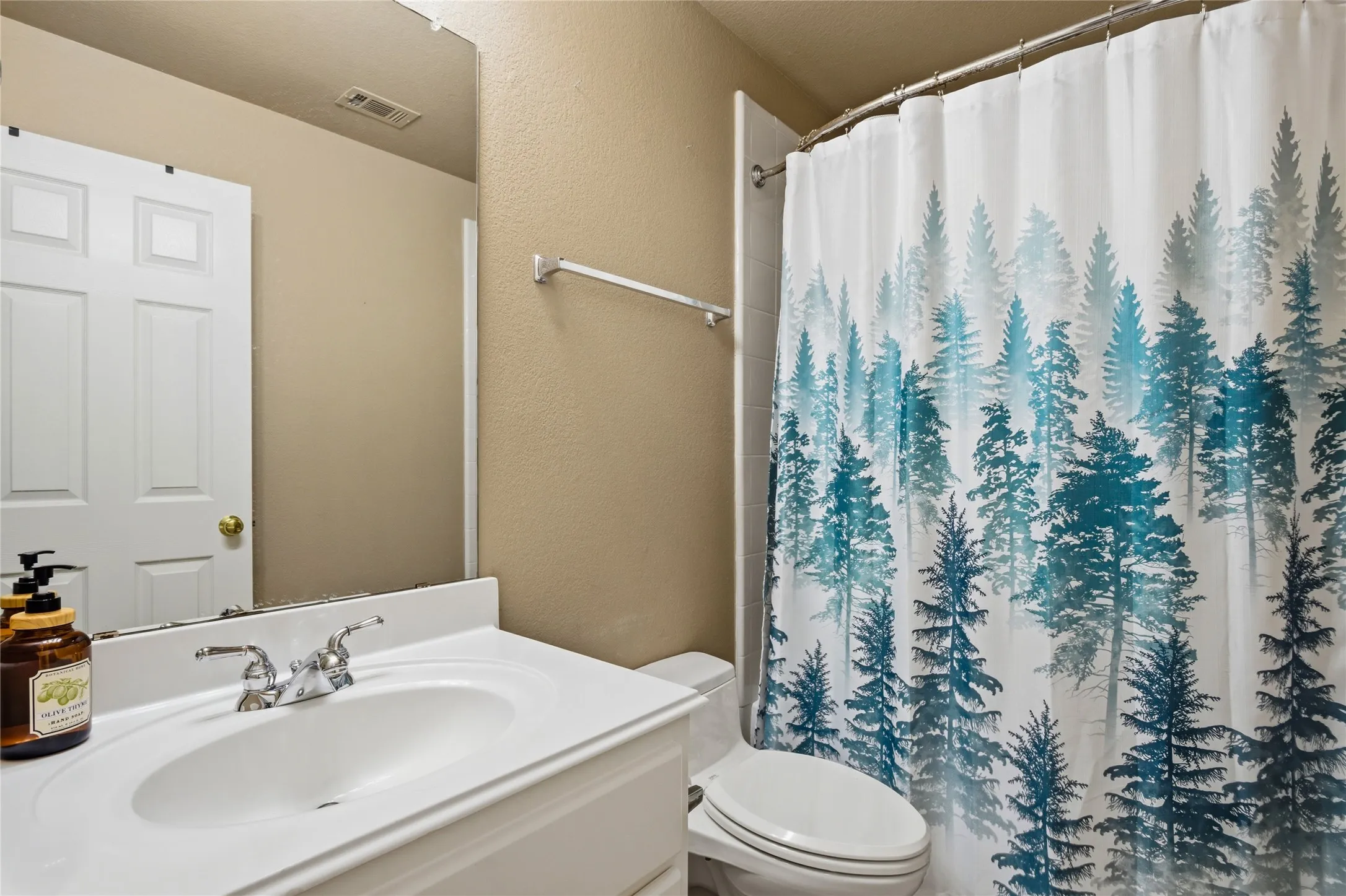 Single Family Residence For Rent in Dallas County , 9024 Bottlebrush Lane, Irving, Texas 75063, 4 Bedroom, 4 Bathroom, 2 Garage spaces, 3,813 Sqft, built in 2001, mls#21361956, Real Estate Agent in Irving, Homes For Rent in Dallas county, Homes For Rent in Irving, Realtor in Irving Texas, Real Estate Brokerage Independent Realty Texas, Luminita Cordes Realtor