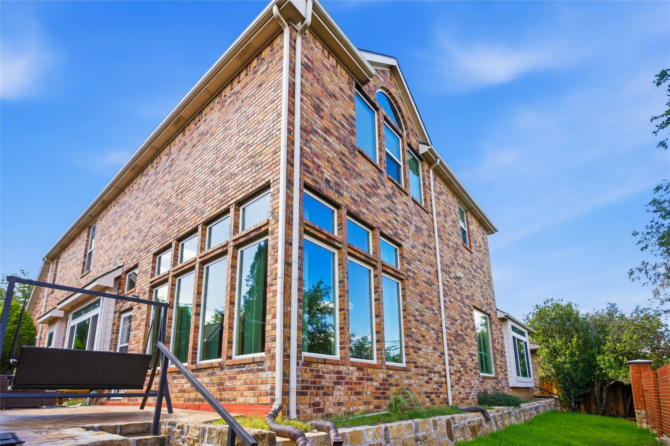 Single Family Residence For Rent in Dallas County , 9024 Bottlebrush Lane, Irving, Texas 75063, 4 Bedroom, 4 Bathroom, 2 Garage spaces, 3,813 Sqft, built in 2001, mls#21361956, Real Estate Agent in Irving, Homes For Rent in Dallas county, Homes For Rent in Irving, Realtor in Irving Texas, Real Estate Brokerage Independent Realty Texas, Luminita Cordes Realtor