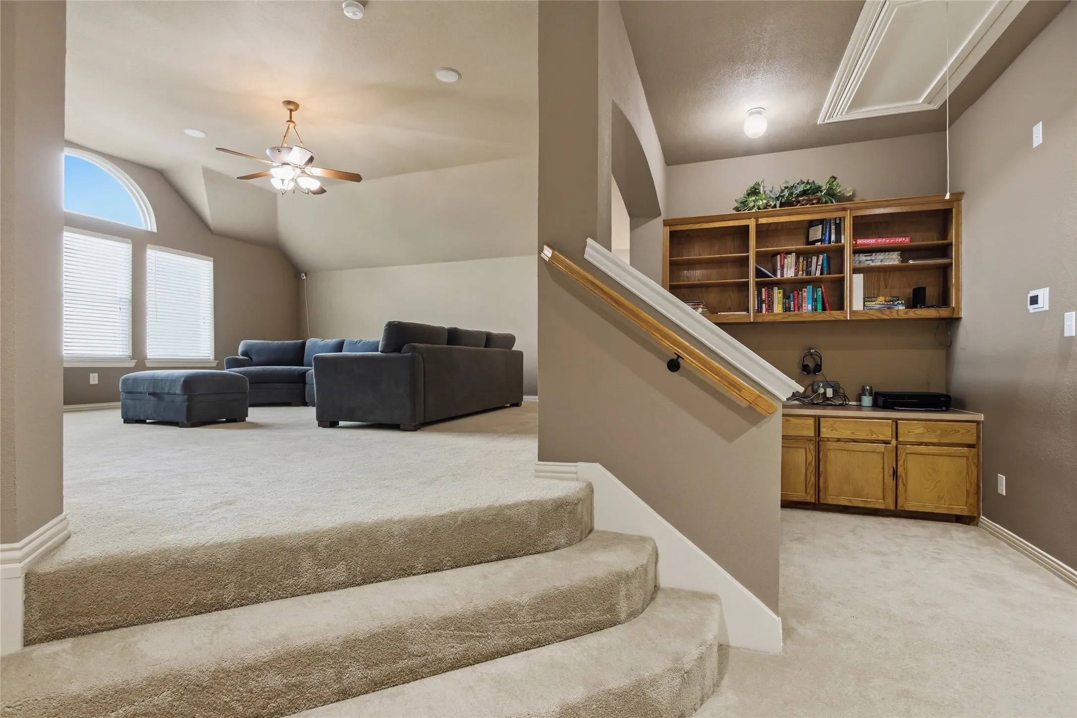 Single Family Residence For Rent in Dallas County , 9024 Bottlebrush Lane, Irving, Texas 75063, 4 Bedroom, 4 Bathroom, 2 Garage spaces, 3,813 Sqft, built in 2001, mls#21361956, Real Estate Agent in Irving, Homes For Rent in Dallas county, Homes For Rent in Irving, Realtor in Irving Texas, Real Estate Brokerage Independent Realty Texas, Luminita Cordes Realtor