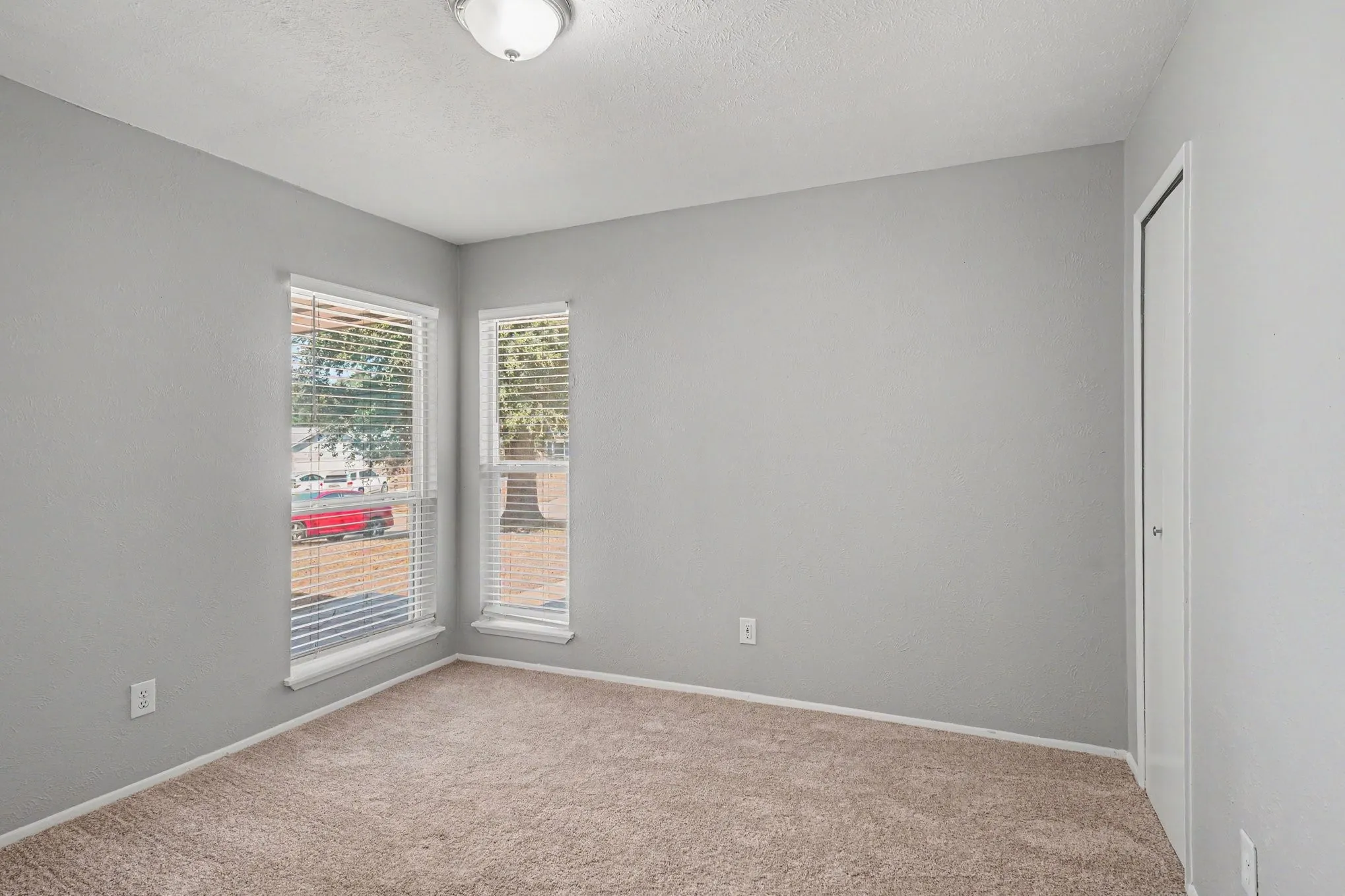 Single Family Residence For Sale in Tarrant County , 7116 Blackberry Drive, Arlington, Texas 76016, 3 Bedroom, 2 Bathroom, 2 Garage spaces, 1,452 Sqft, built in 1981, mls#21373471, Real Estate Agent in Arlington, Homes For Sale in Tarrant county, Homes For Sale in Arlington, Realtor in Arlington Texas, Real Estate Brokerage Independent Realty Texas, Luminita Cordes Realtor