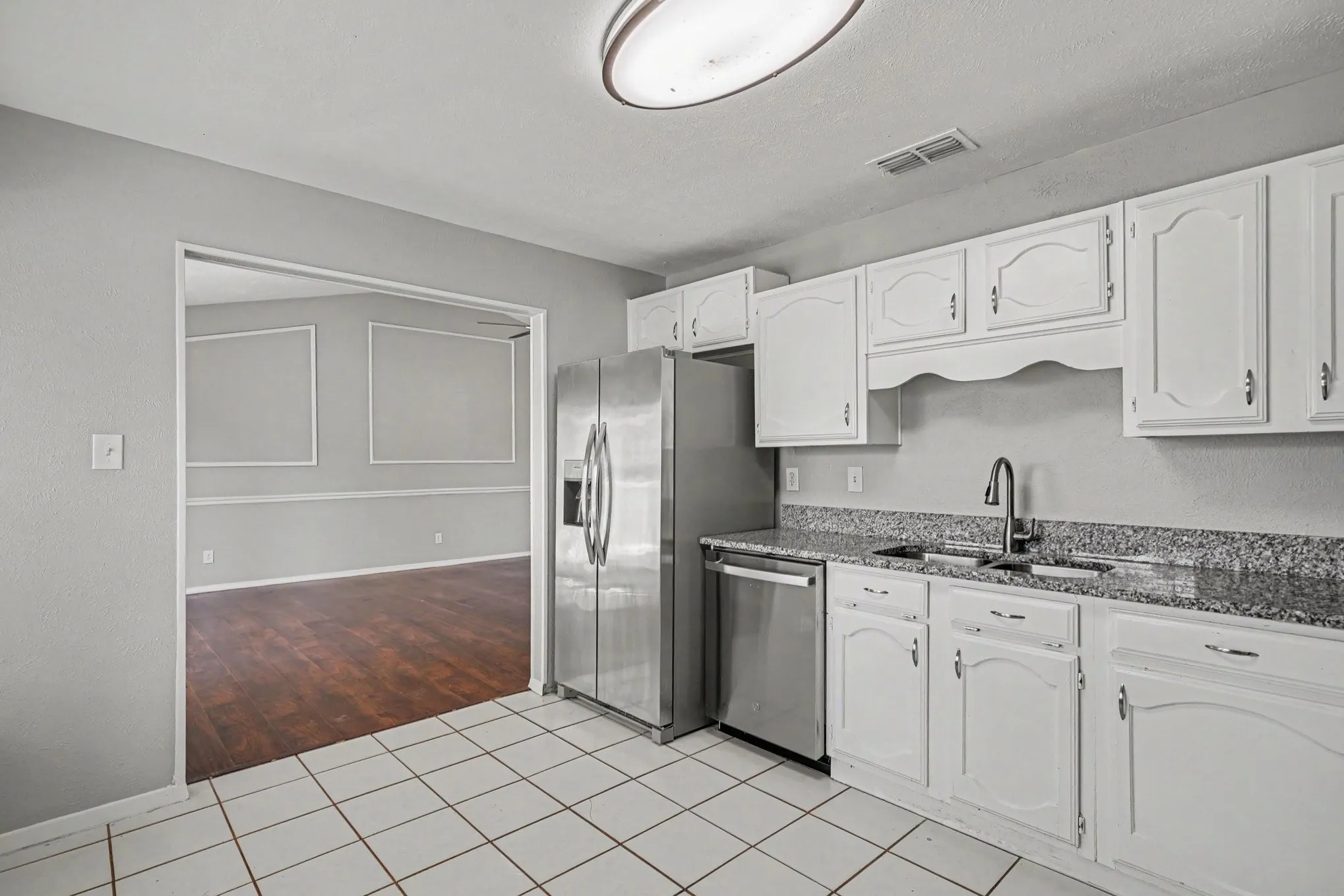 Single Family Residence For Sale in Tarrant County , 7116 Blackberry Drive, Arlington, Texas 76016, 3 Bedroom, 2 Bathroom, 2 Garage spaces, 1,452 Sqft, built in 1981, mls#21373471, Real Estate Agent in Arlington, Homes For Sale in Tarrant county, Homes For Sale in Arlington, Realtor in Arlington Texas, Real Estate Brokerage Independent Realty Texas, Luminita Cordes Realtor