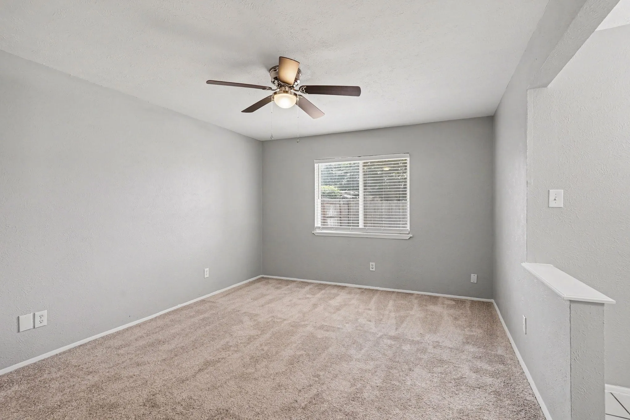 Single Family Residence For Sale in Tarrant County , 7116 Blackberry Drive, Arlington, Texas 76016, 3 Bedroom, 2 Bathroom, 2 Garage spaces, 1,452 Sqft, built in 1981, mls#21373471, Real Estate Agent in Arlington, Homes For Sale in Tarrant county, Homes For Sale in Arlington, Realtor in Arlington Texas, Real Estate Brokerage Independent Realty Texas, Luminita Cordes Realtor