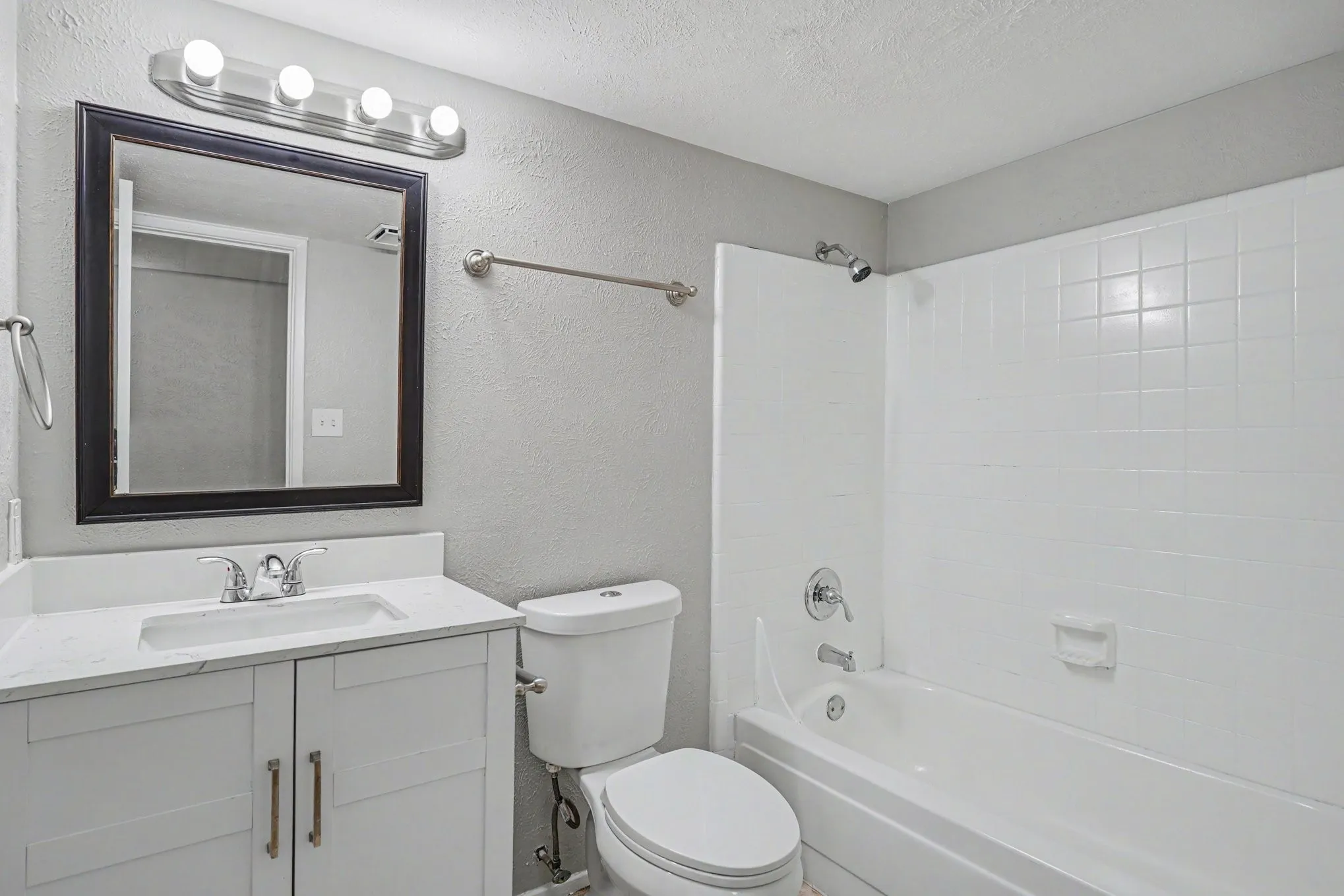 Single Family Residence For Sale in Tarrant County , 7116 Blackberry Drive, Arlington, Texas 76016, 3 Bedroom, 2 Bathroom, 2 Garage spaces, 1,452 Sqft, built in 1981, mls#21373471, Real Estate Agent in Arlington, Homes For Sale in Tarrant county, Homes For Sale in Arlington, Realtor in Arlington Texas, Real Estate Brokerage Independent Realty Texas, Luminita Cordes Realtor