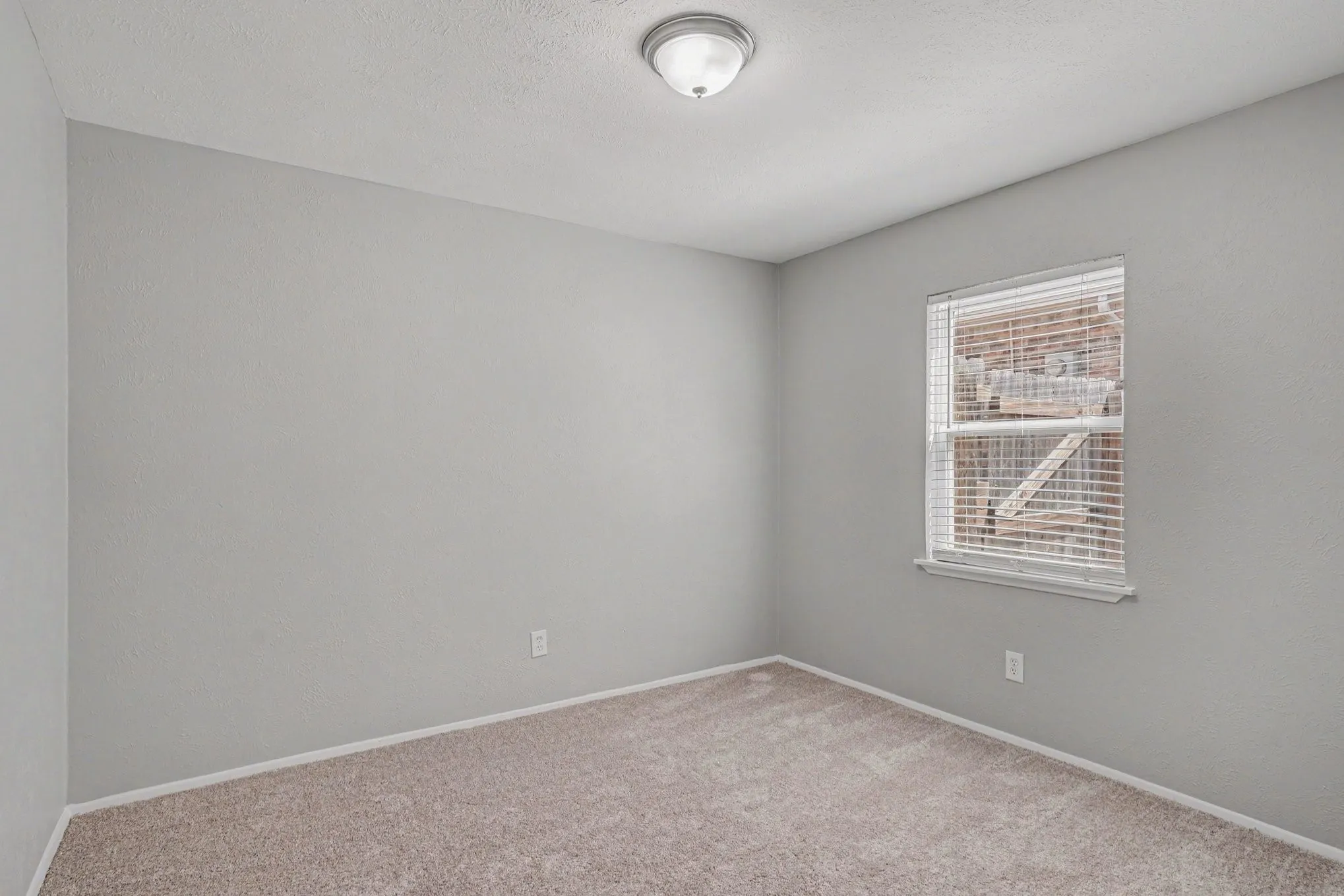 Single Family Residence For Sale in Tarrant County , 7116 Blackberry Drive, Arlington, Texas 76016, 3 Bedroom, 2 Bathroom, 2 Garage spaces, 1,452 Sqft, built in 1981, mls#21373471, Real Estate Agent in Arlington, Homes For Sale in Tarrant county, Homes For Sale in Arlington, Realtor in Arlington Texas, Real Estate Brokerage Independent Realty Texas, Luminita Cordes Realtor