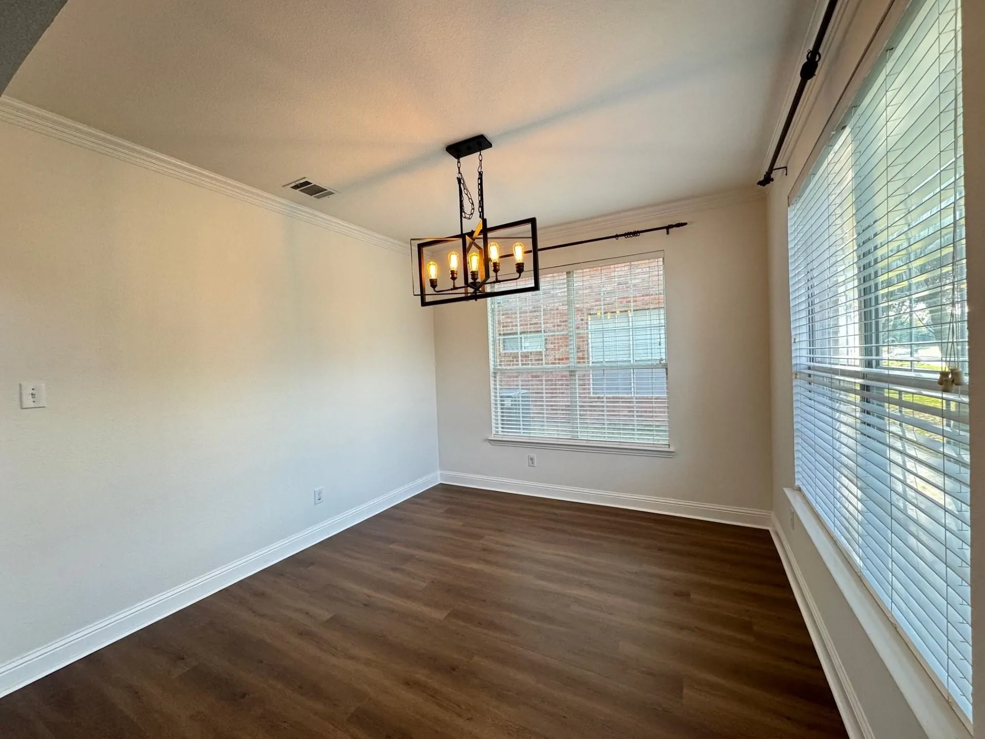 Single Family Residence For Rent in Collin County , 4531 Oak Shores Drive, Plano, Texas 75024, 5 Bedroom, 4 Bathroom, 2 Garage spaces, 3,131 Sqft, built in 1999, mls#21375239, Real Estate Agent in Plano, Homes For Rent in Collin county, Homes For Rent in Plano, Realtor in Plano Texas, Real Estate Brokerage Independent Realty Texas, Luminita Cordes Realtor