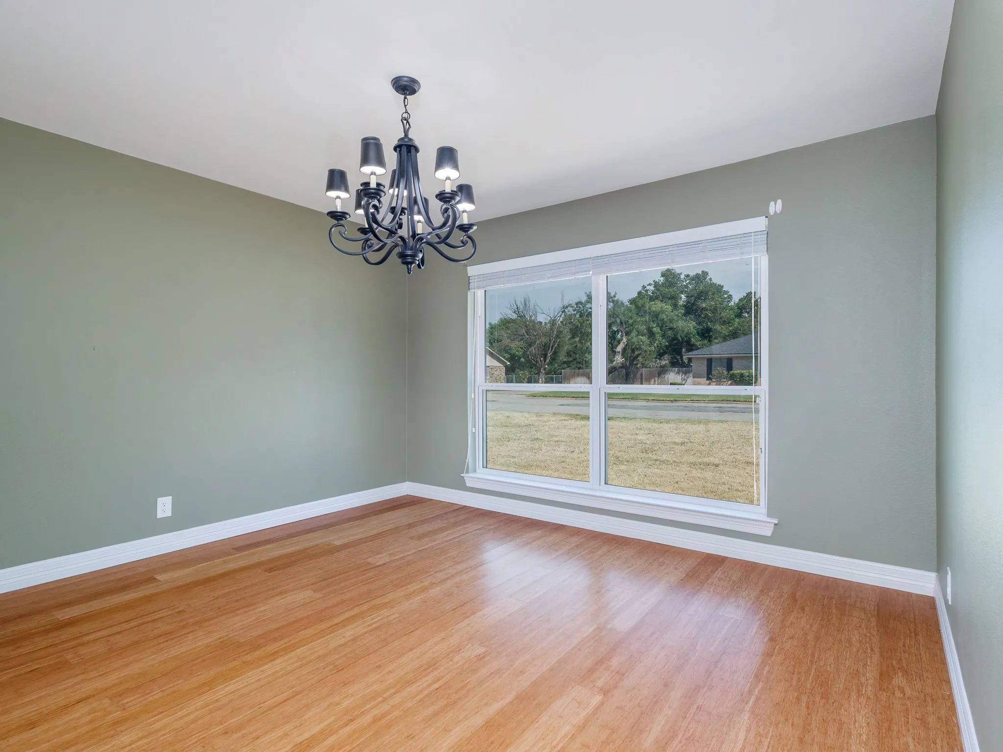 Single Family Residence For Sale in Coleman County , 1301 Hillcrest Street, Coleman, Texas 76834, 3 Bedroom, 2 Bathroom, 2 Garage spaces, 2,202 Sqft, built in 1980, mls#21373686, Real Estate Agent in Coleman, Homes For Sale in Coleman county, Homes For Sale in Coleman, Realtor in Coleman Texas, Real Estate Brokerage Independent Realty Texas, Luminita Cordes Realtor