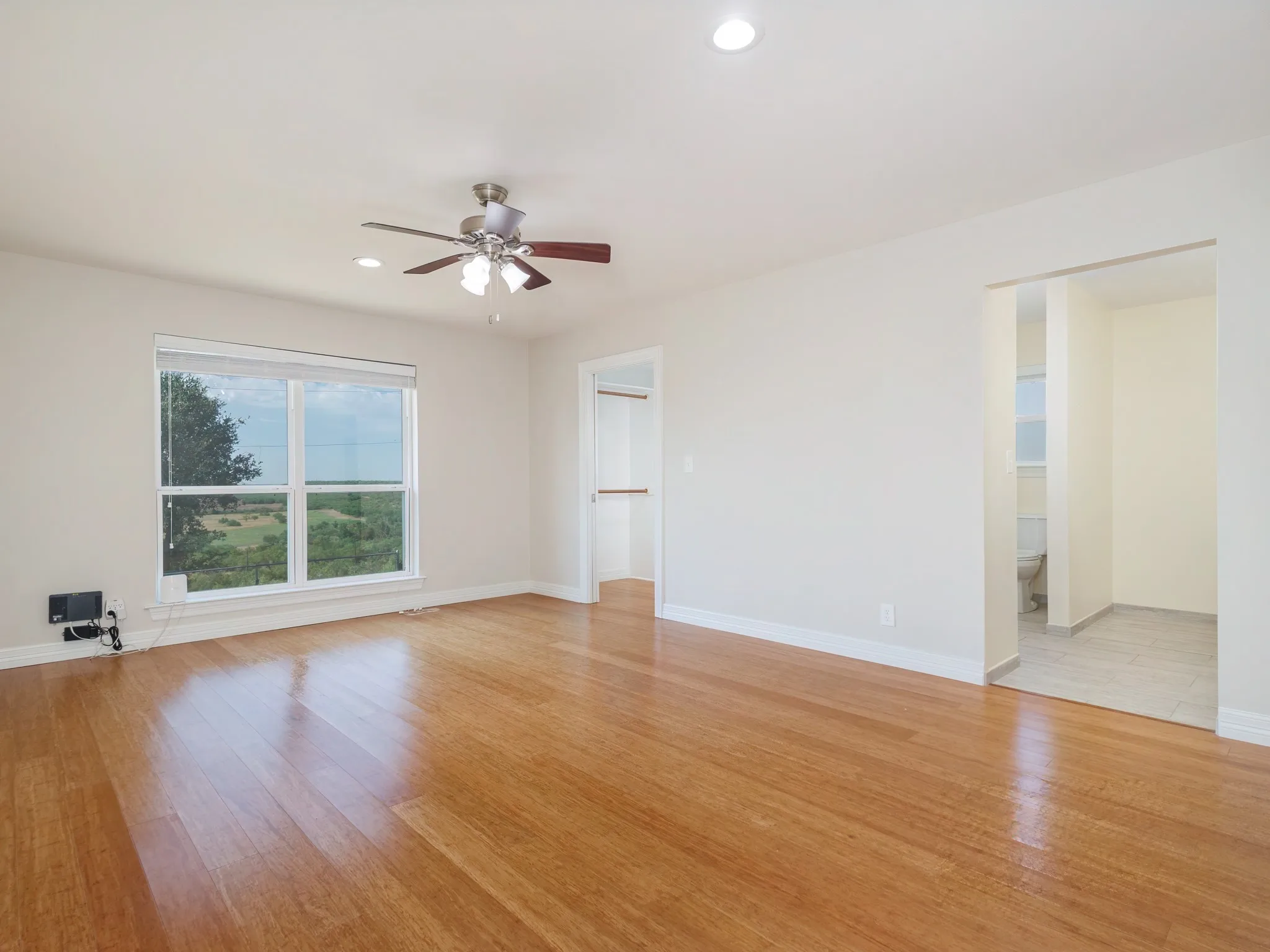 Single Family Residence For Sale in Coleman County , 1301 Hillcrest Street, Coleman, Texas 76834, 3 Bedroom, 2 Bathroom, 2 Garage spaces, 2,202 Sqft, built in 1980, mls#21373686, Real Estate Agent in Coleman, Homes For Sale in Coleman county, Homes For Sale in Coleman, Realtor in Coleman Texas, Real Estate Brokerage Independent Realty Texas, Luminita Cordes Realtor