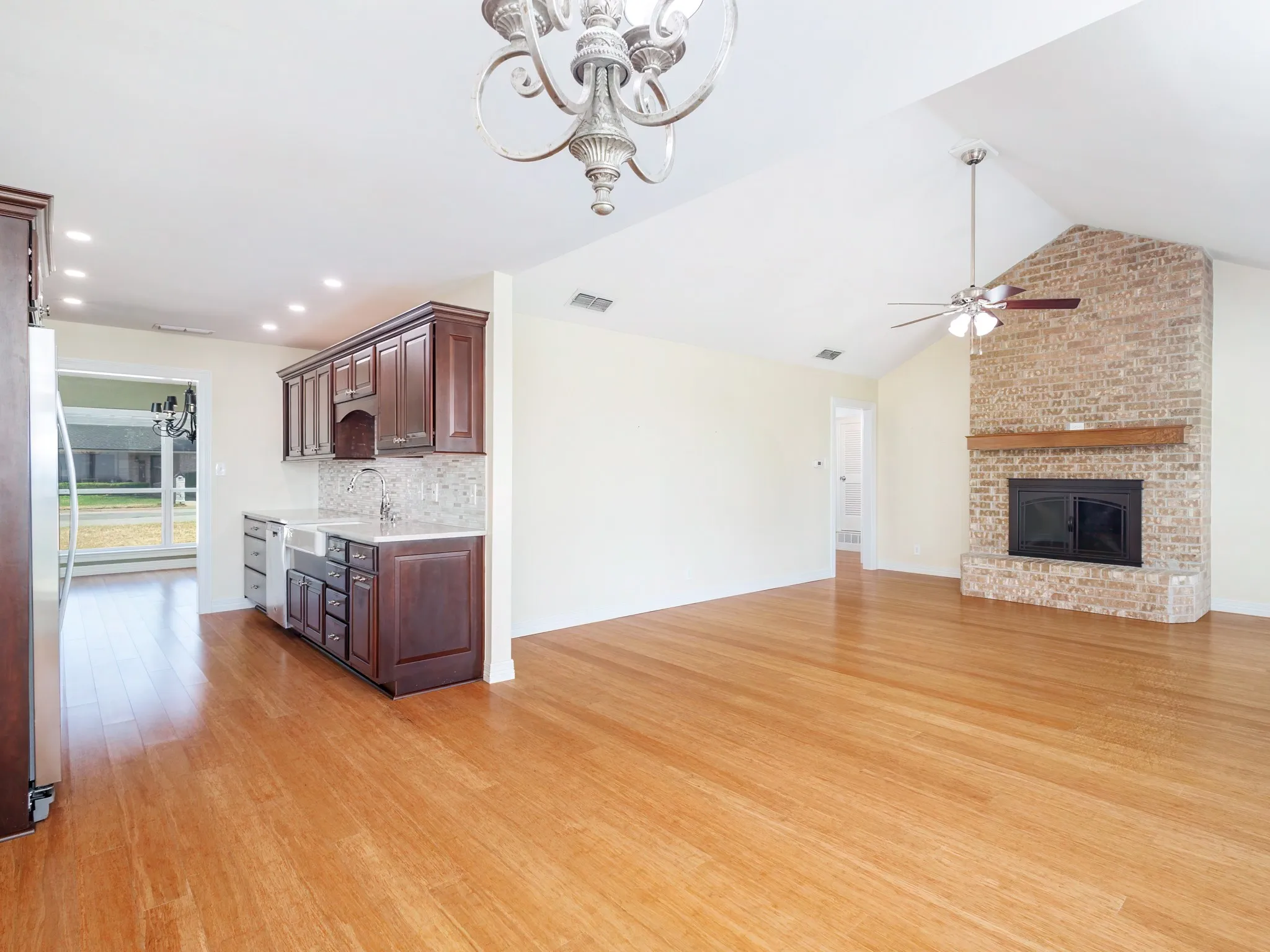 Single Family Residence For Sale in Coleman County , 1301 Hillcrest Street, Coleman, Texas 76834, 3 Bedroom, 2 Bathroom, 2 Garage spaces, 2,202 Sqft, built in 1980, mls#21373686, Real Estate Agent in Coleman, Homes For Sale in Coleman county, Homes For Sale in Coleman, Realtor in Coleman Texas, Real Estate Brokerage Independent Realty Texas, Luminita Cordes Realtor