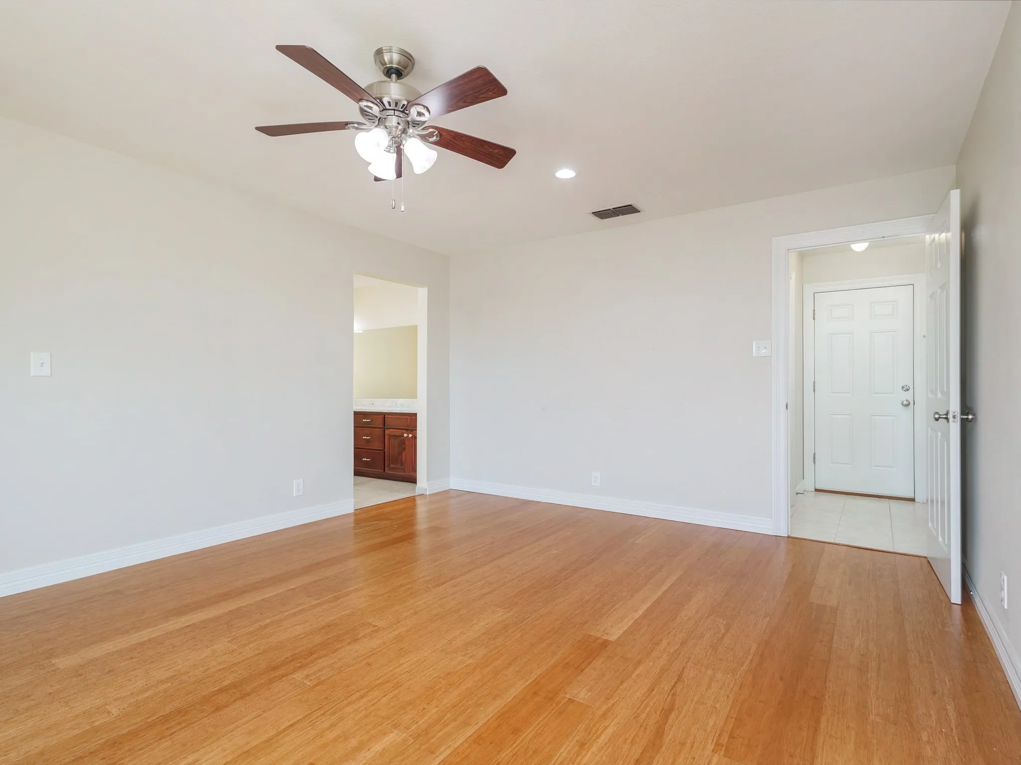 Single Family Residence For Sale in Coleman County , 1301 Hillcrest Street, Coleman, Texas 76834, 3 Bedroom, 2 Bathroom, 2 Garage spaces, 2,202 Sqft, built in 1980, mls#21373686, Real Estate Agent in Coleman, Homes For Sale in Coleman county, Homes For Sale in Coleman, Realtor in Coleman Texas, Real Estate Brokerage Independent Realty Texas, Luminita Cordes Realtor